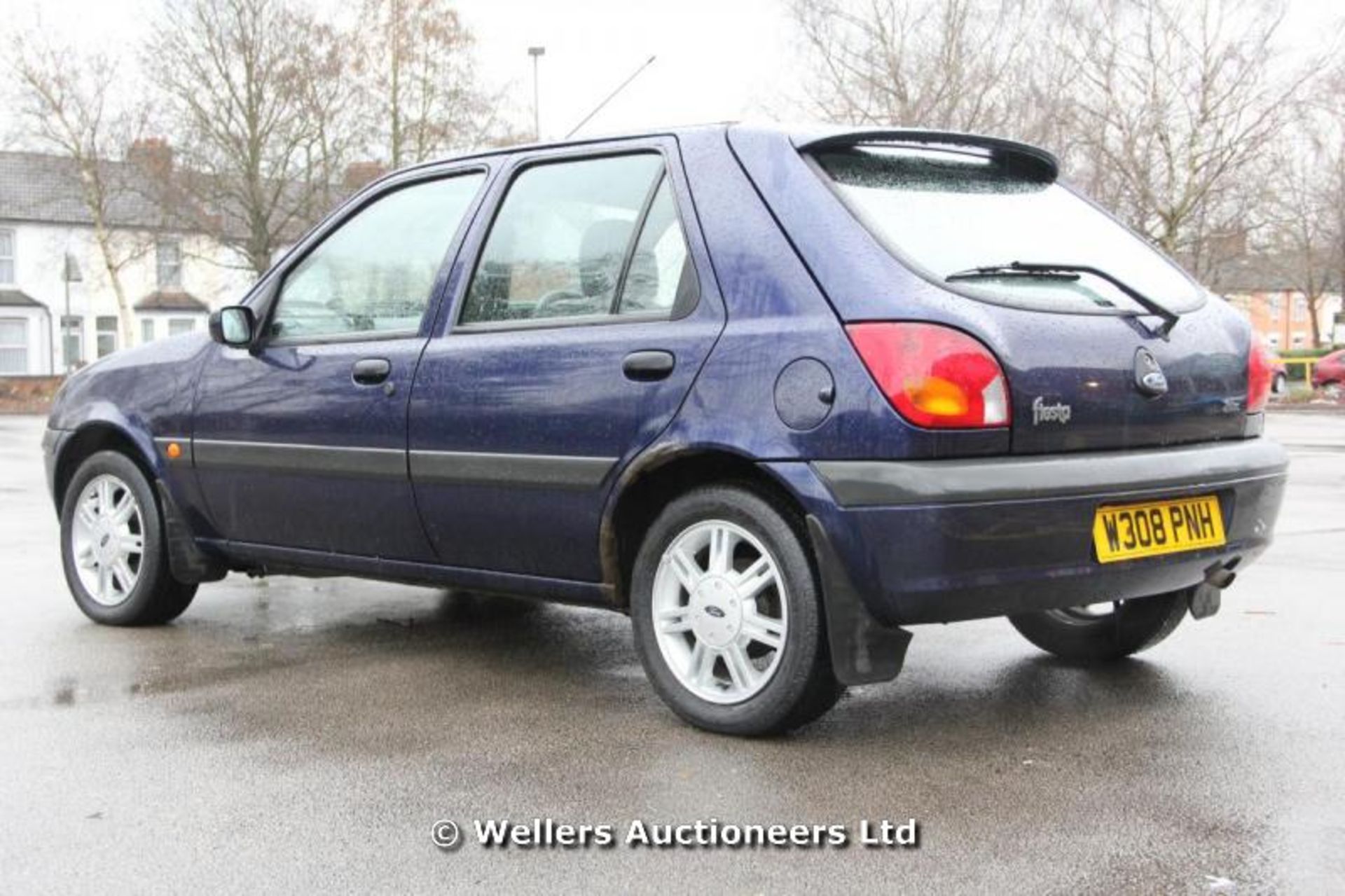 FORD FIESTA ZETEC 5 DOOR HATCHBACK 1.2L BLUE / 72K MILES / GOOD RUNNER AND RELIABLE / ONLY 2 - Image 4 of 10