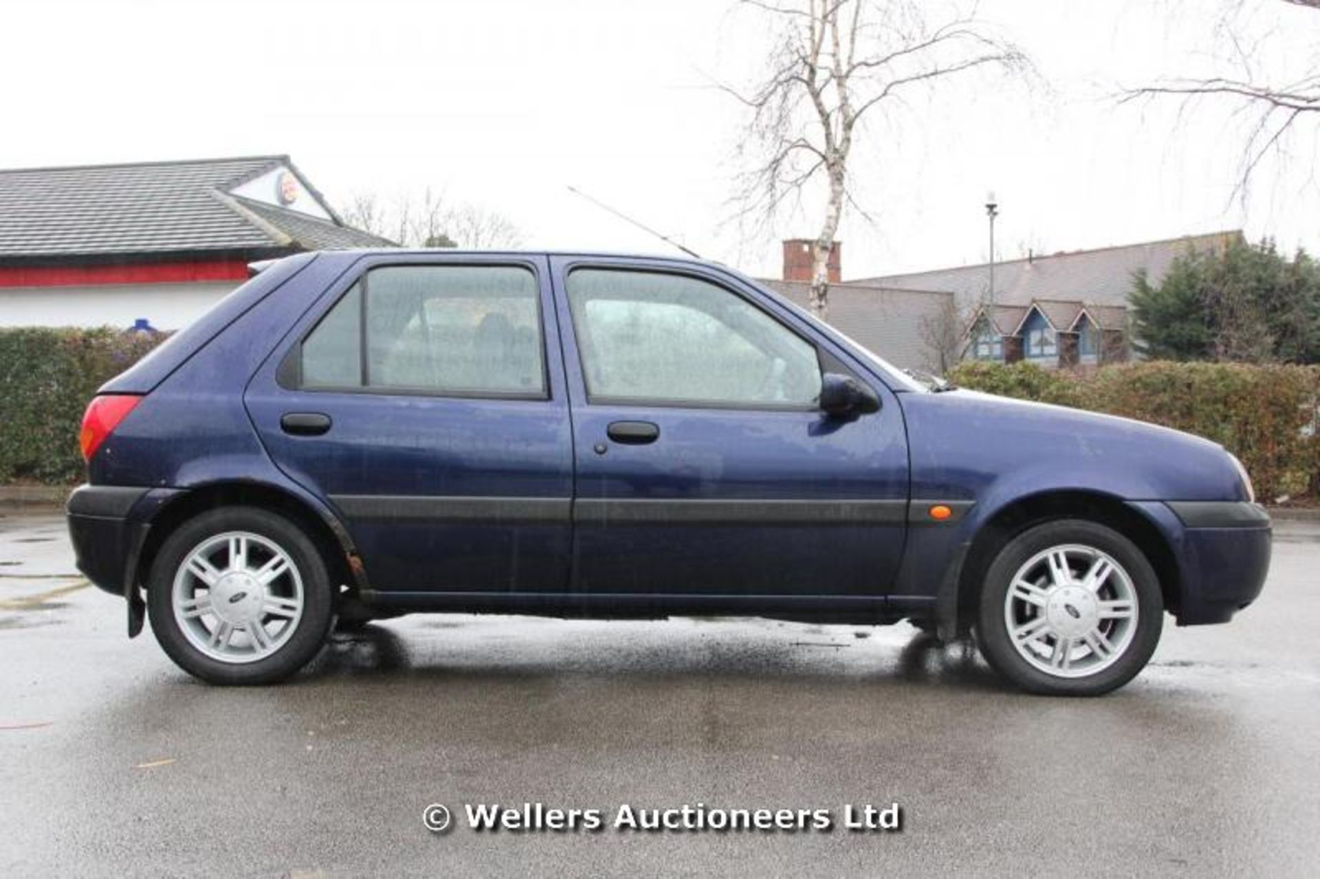 FORD FIESTA ZETEC 5 DOOR HATCHBACK 1.2L BLUE / 72K MILES / GOOD RUNNER AND RELIABLE / ONLY 2 - Image 7 of 10