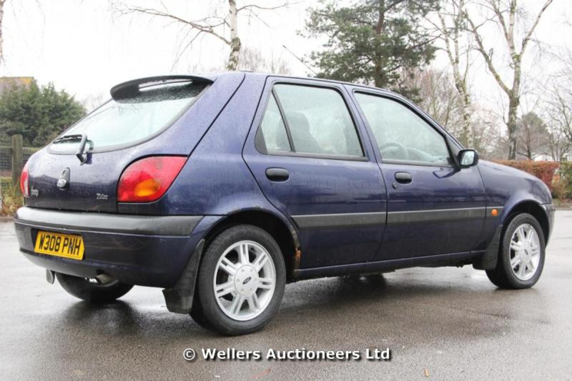 FORD FIESTA ZETEC 5 DOOR HATCHBACK 1.2L BLUE / 72K MILES / GOOD RUNNER AND RELIABLE / ONLY 2 - Image 3 of 10