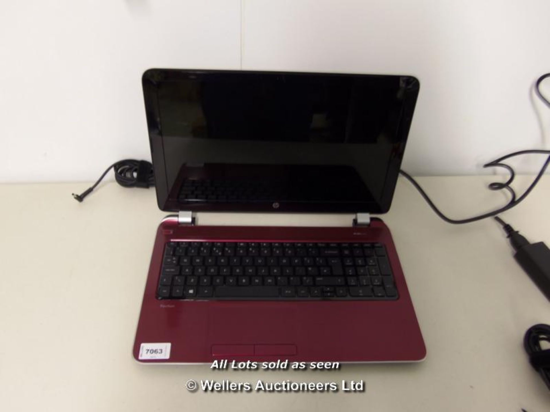 *"HP PAVILION 15-N270SA 15.6" LAPTOP / AMD A4 PROCESSOR / RAM 4GB / WITHOUT HDD / WITHOUT