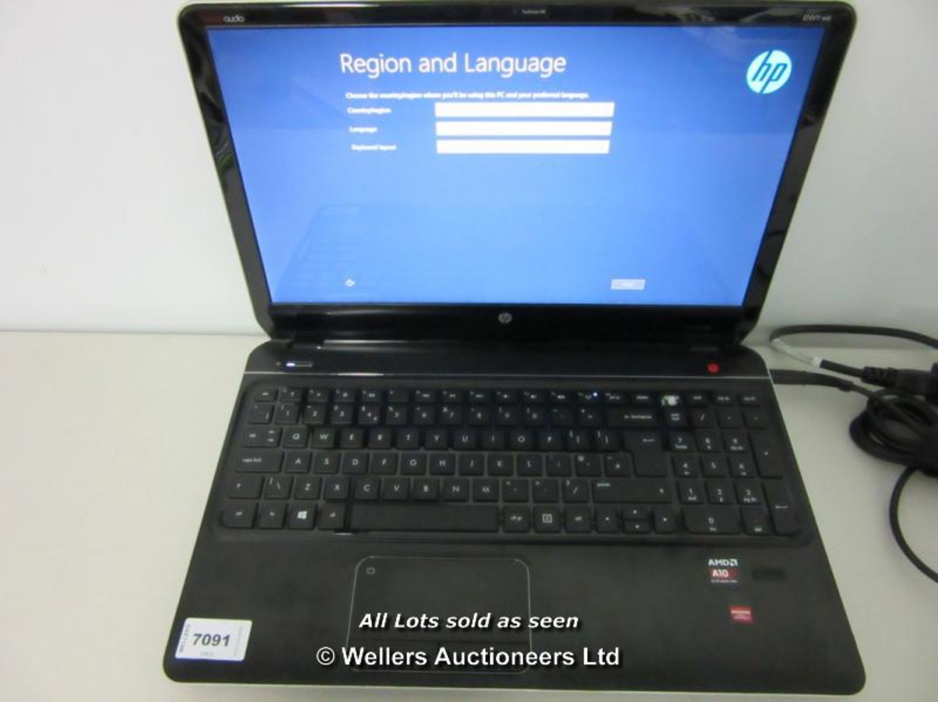 *"HP ENVY M6-1310SA 15.6" LAPTOP / AMD A10-5750M 2.50GHZ / RAM 8GB / 1TB HDD / WINDOWS 8 O/S /