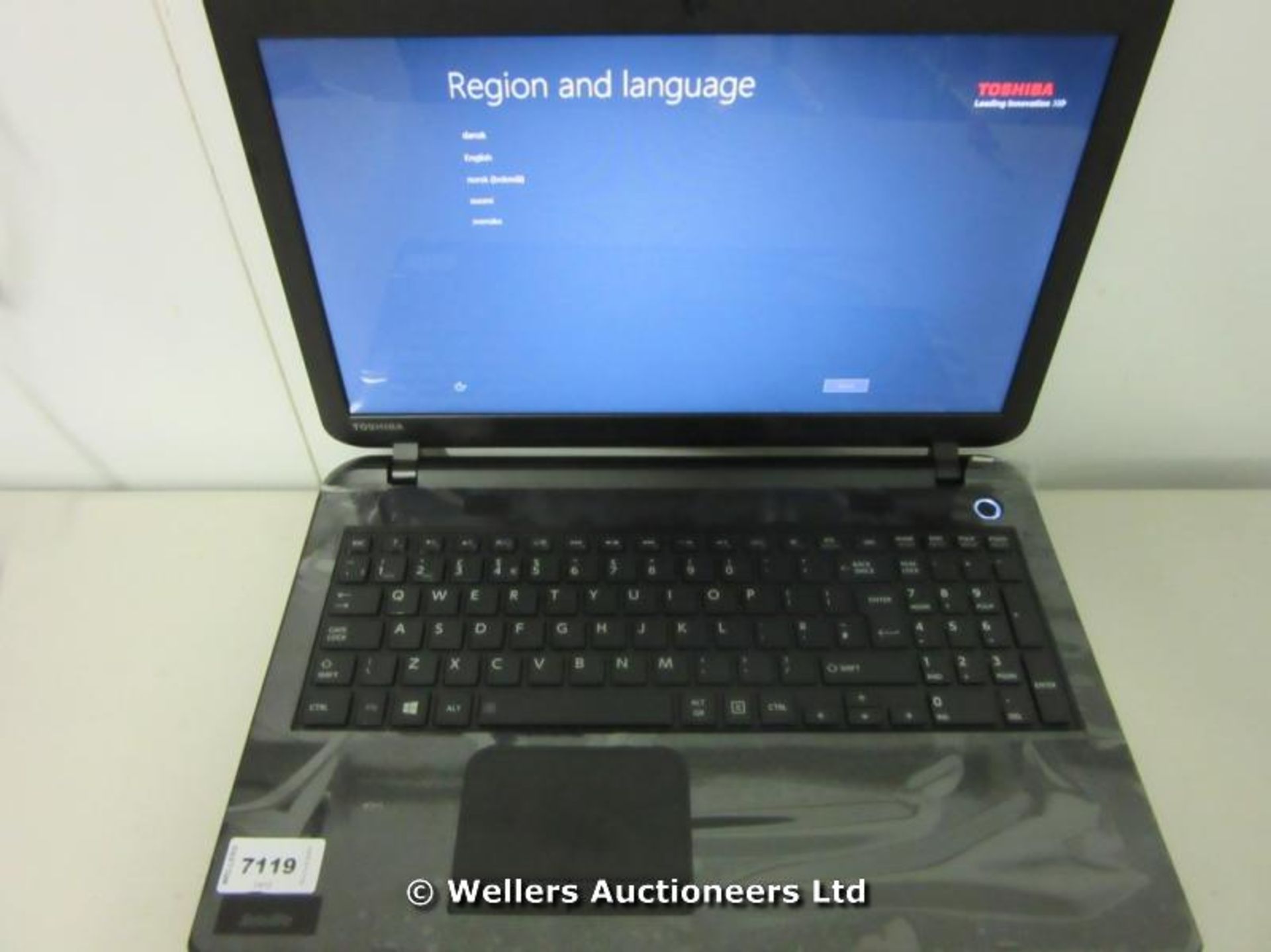 *"TOSHIBA SATELLITE C50-B-14D 15.6" LAPTOP / INTEL CELERON N2830 2.16GHZ / RAM 4GB / 500GB HDD /