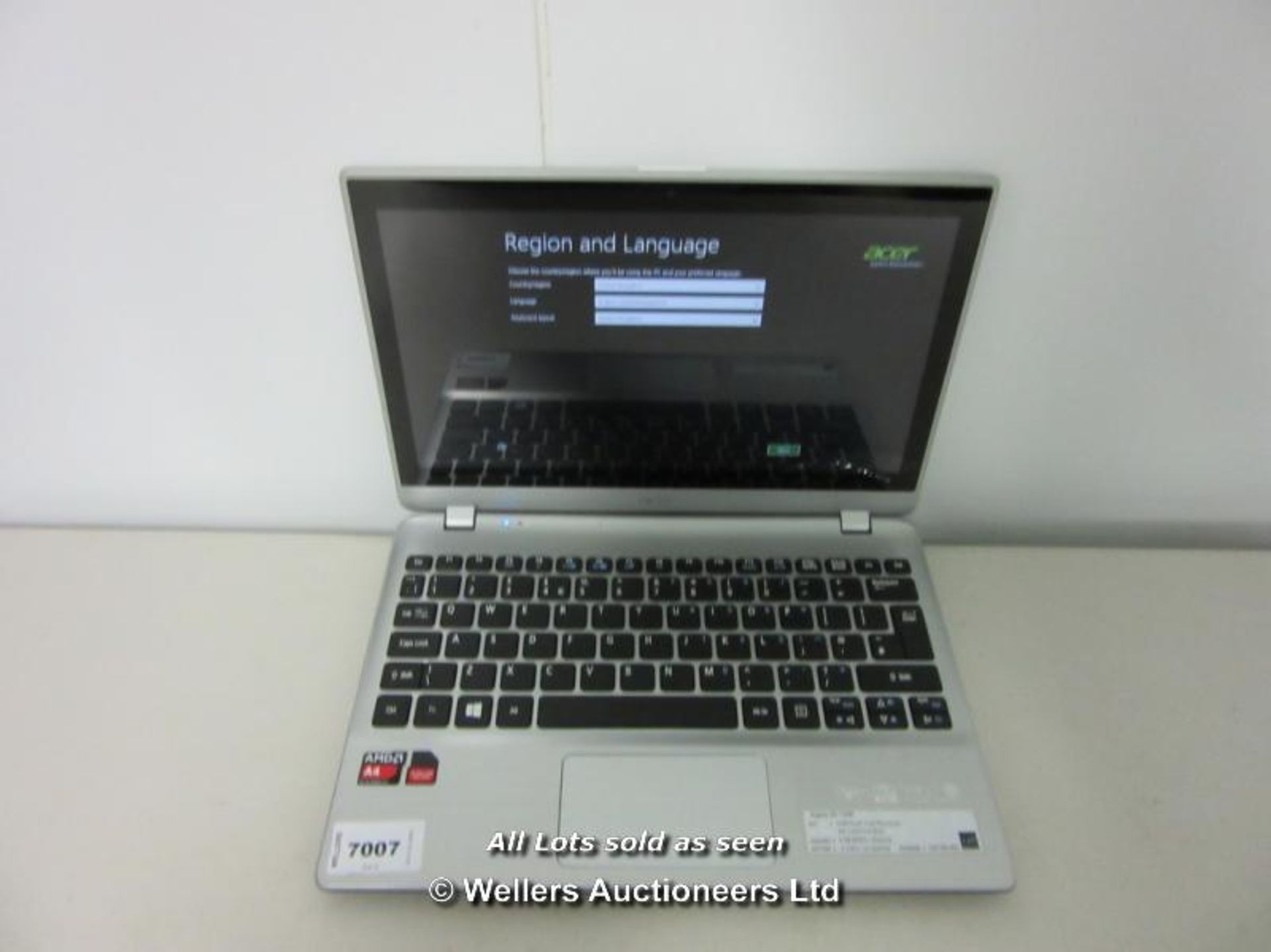 *ACER ASPIRE V5-122P 11.6" TOUCH SCREEN LAPTOP / AMD A4-1250 1GHZ / RAM 4GB / 500GB HDD / WINDOWS