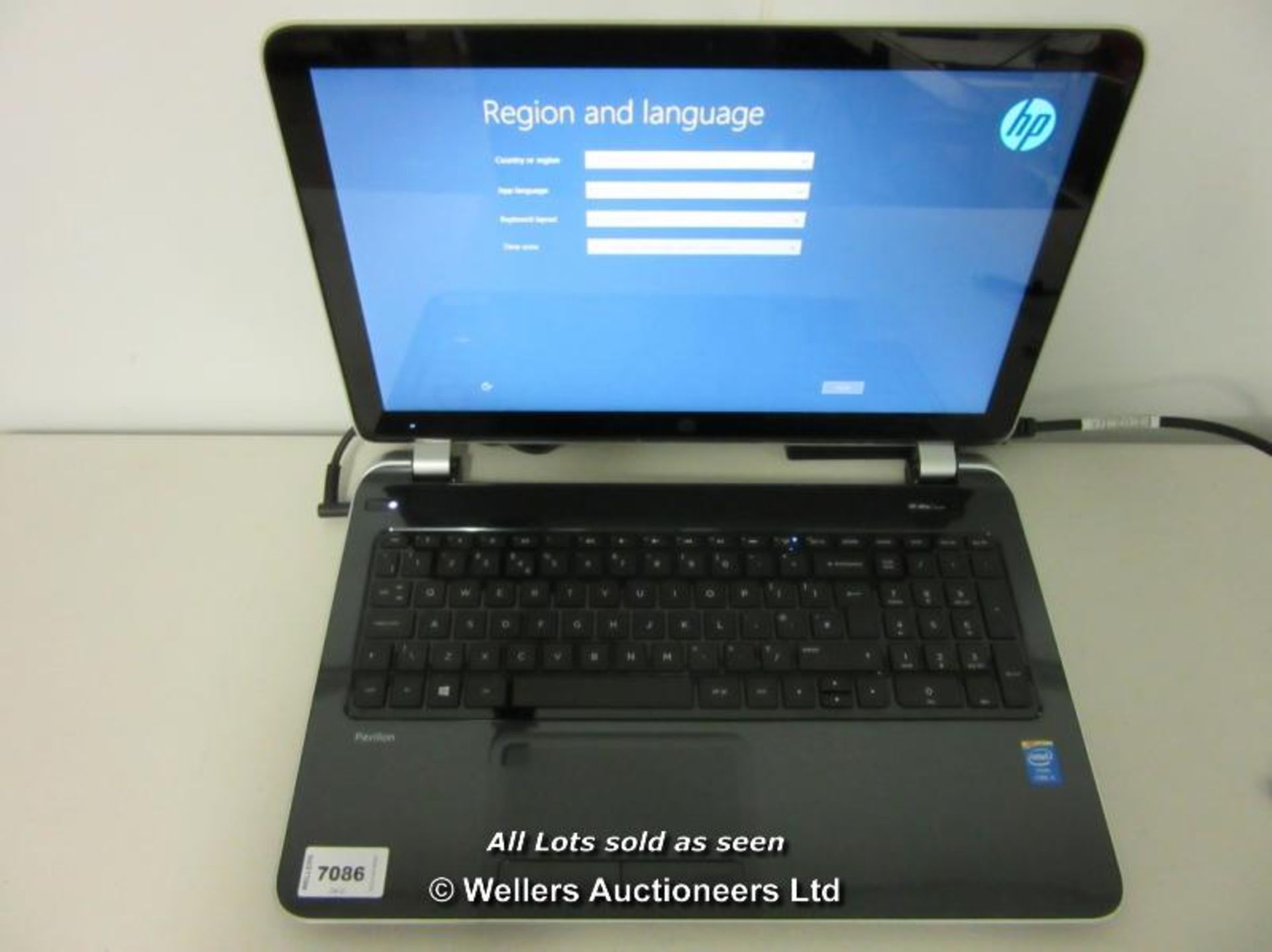 *HP PAVILION 15-N281SA TOUCH SCREEN LAPTOP / INTEL CORE I5-4200U 1.60GHZ / RAM 8GB / 750GB HDD /