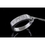 Five stone diamond ring, five princess cut diamonds, estimated total diamond weight 1.10cts,