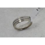 Palladium wedding band, with engraved linear decoration, ring size P, gross weight approximately 8
