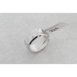 Diamond set ring, fourteen round brilliant cut diamonds, estimated total diamond weight 0.10ct,