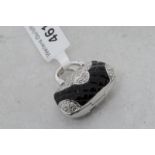 18ct white gold onyx and diamond set opening handbag pendant/charm, the front formed of engraved