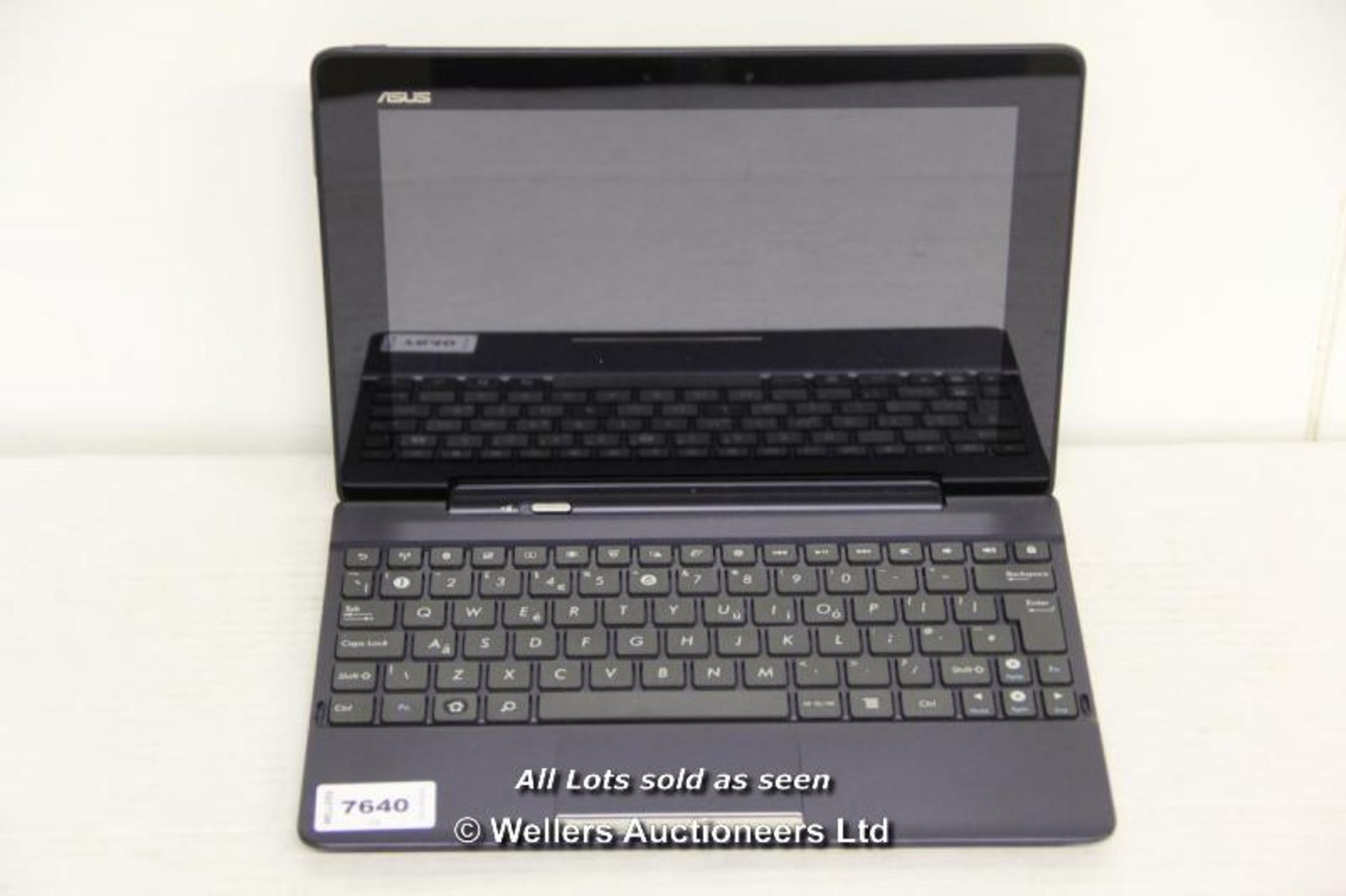 *ASUS TRANSFORMER 32GB TABLET WITH KEYBOARD / UNTESTED (NO CHARGER TO FIT) / SCRATCHES TO CASE /