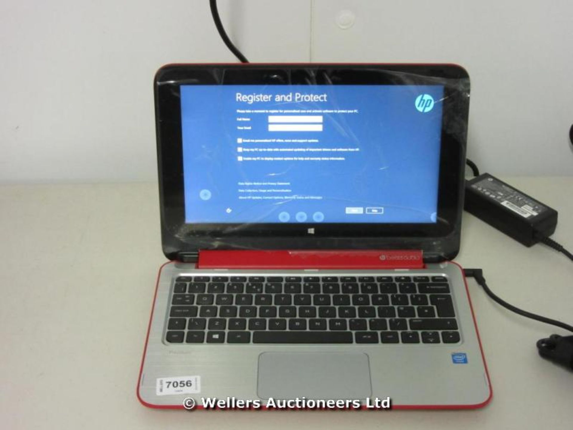 *HP PAVILLION X360 2-IN-1 11.6, TOUCH SCREEN LAPTOP / INTEL CELERON N2840 2.16GHZ / RAM 4GB /