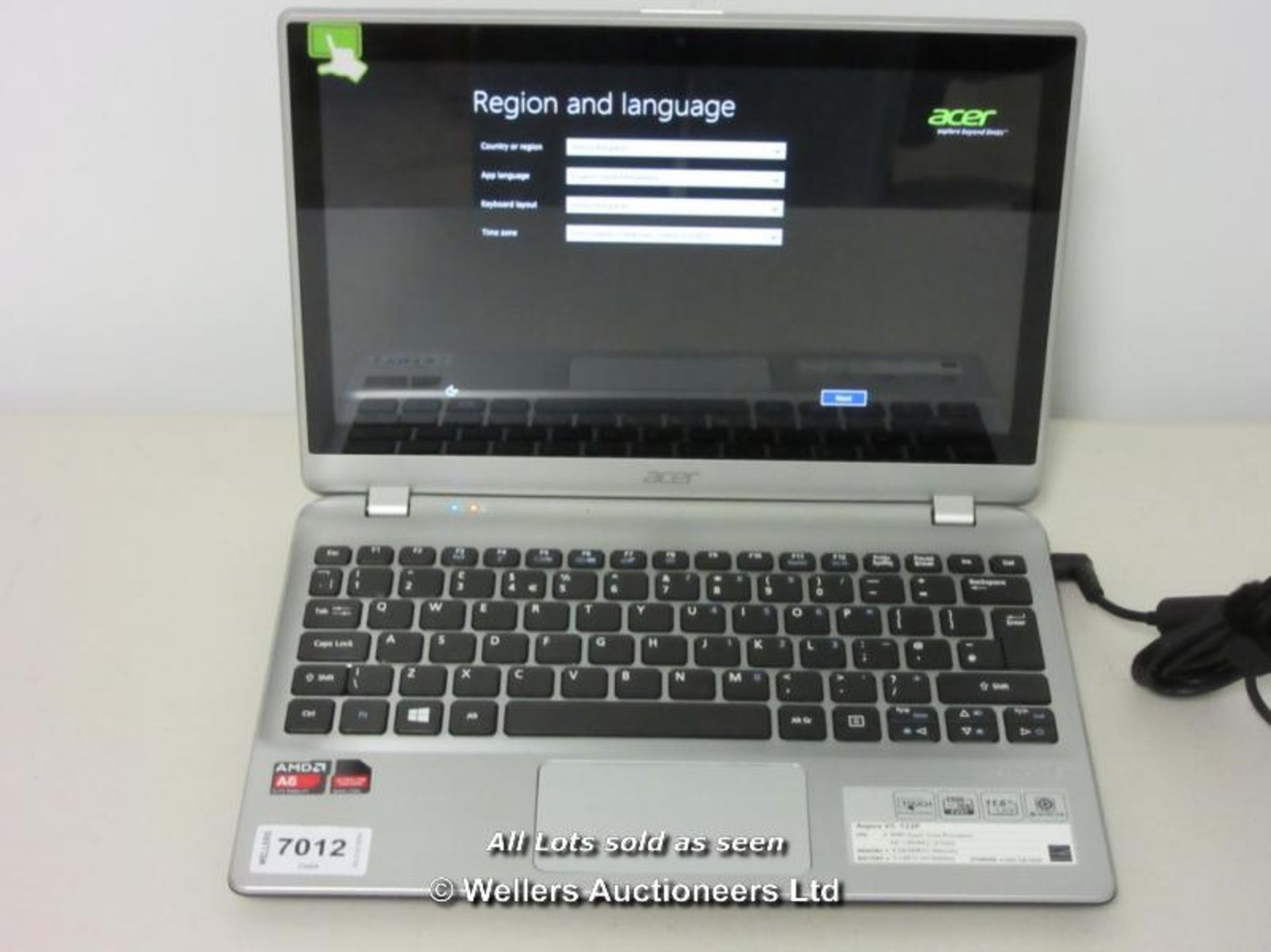 *"ACER ASPIRE V5-122 11.6" TOUCH SCREEN LAPTOP / AMD A6-1450 1GHZ / RAM 4GB / 500GB HDD / WINDOWS