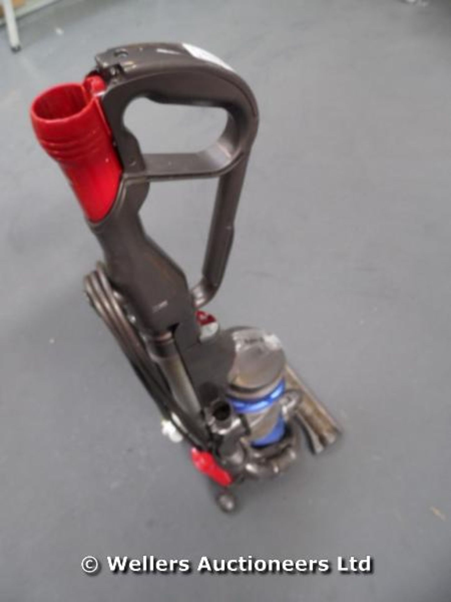 *DYSON DC25 VACUUM CLEANER / GRADE: RETAIL RETURN / UNBOXED (DC4) {#4144 [TA260315-3550}