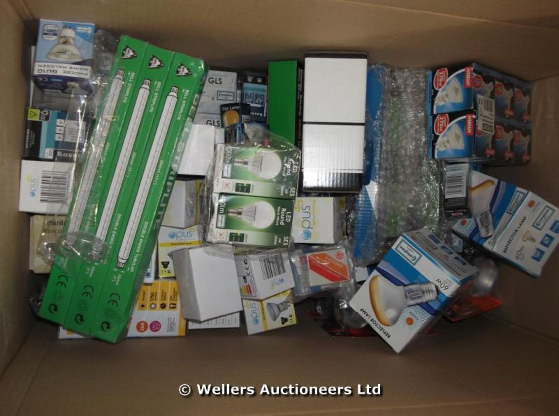 *APPROX 65 MIXED LIGHTBULBS AND LIGHTING / GRADE: UNCLAIMED PROPERTY / BOXED (DC3)[GN280315-947}