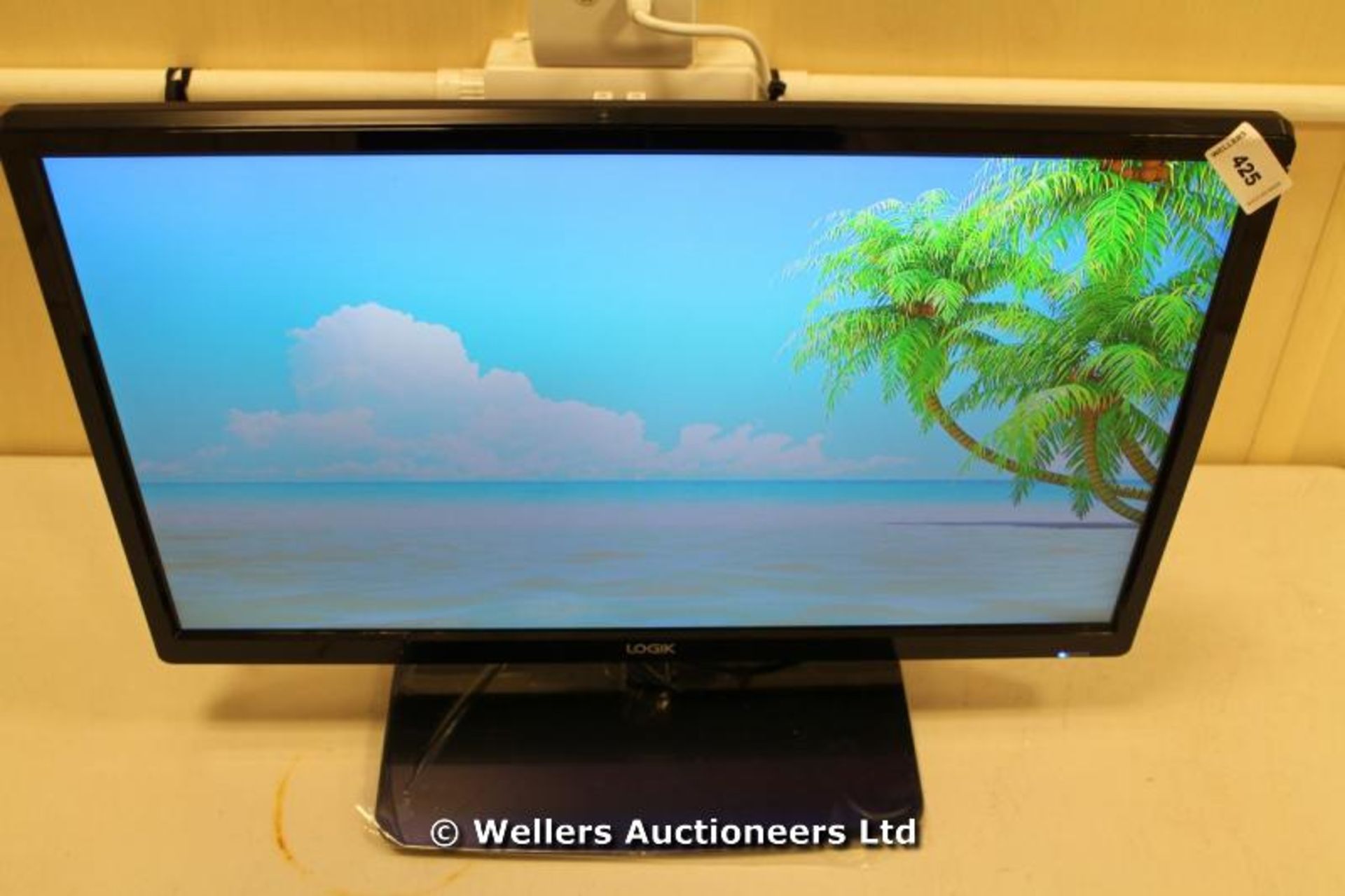 *"LOGIK L22FED13 22" LED HD TV WITH BUILT IN DVD PLAYER / POWERS UP / WITH PICTURE / WITH REMOTE /