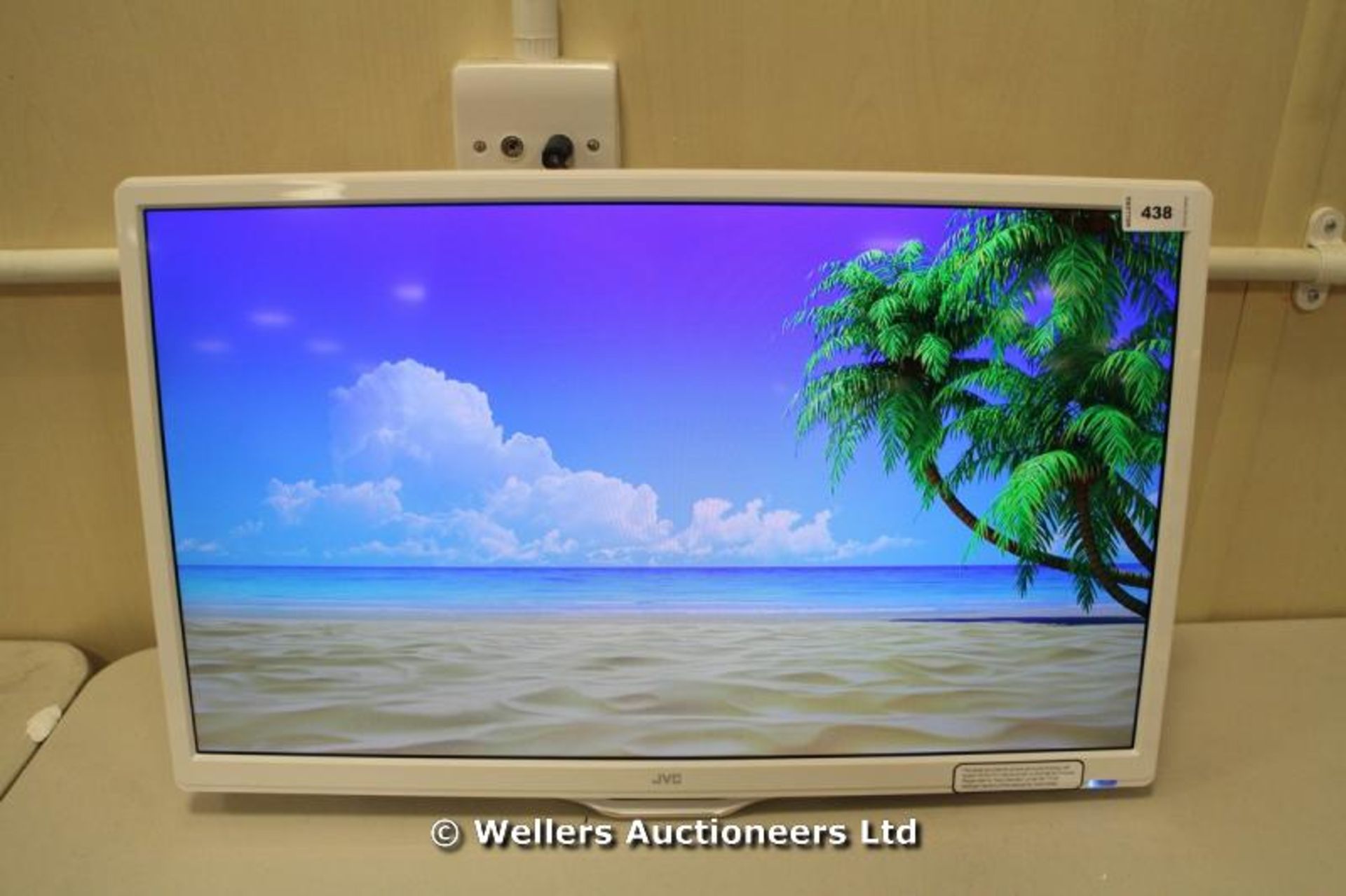 *"JVC LT-24C341 24" WHITE HD LED TV WITH BUILT IN DVD PLAYER AND FREEVIEW / POWERS UP / WITH PICTURE