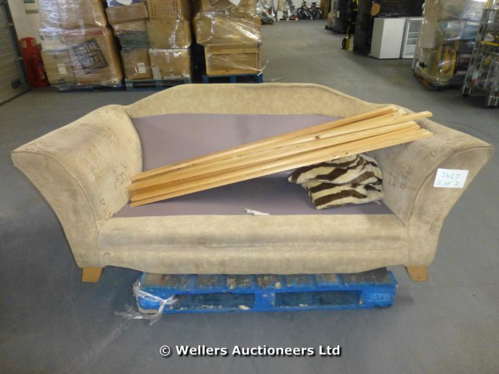 *CONTENTS OF A SELF STORAGE CONTAINER TO BE SOLD OVER 2 X MIXED PALLETS INC, 2 X 3 SEATER FABRIC