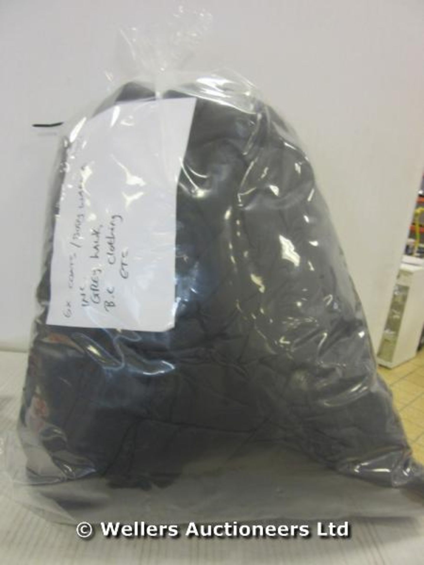 *6X COATS/BODY WARMERS INCLUDING GREY HAWK, B.C CLOTHING ETC / GRADE: RETAIL RETURN / UNBOXED ( - Image 2 of 2