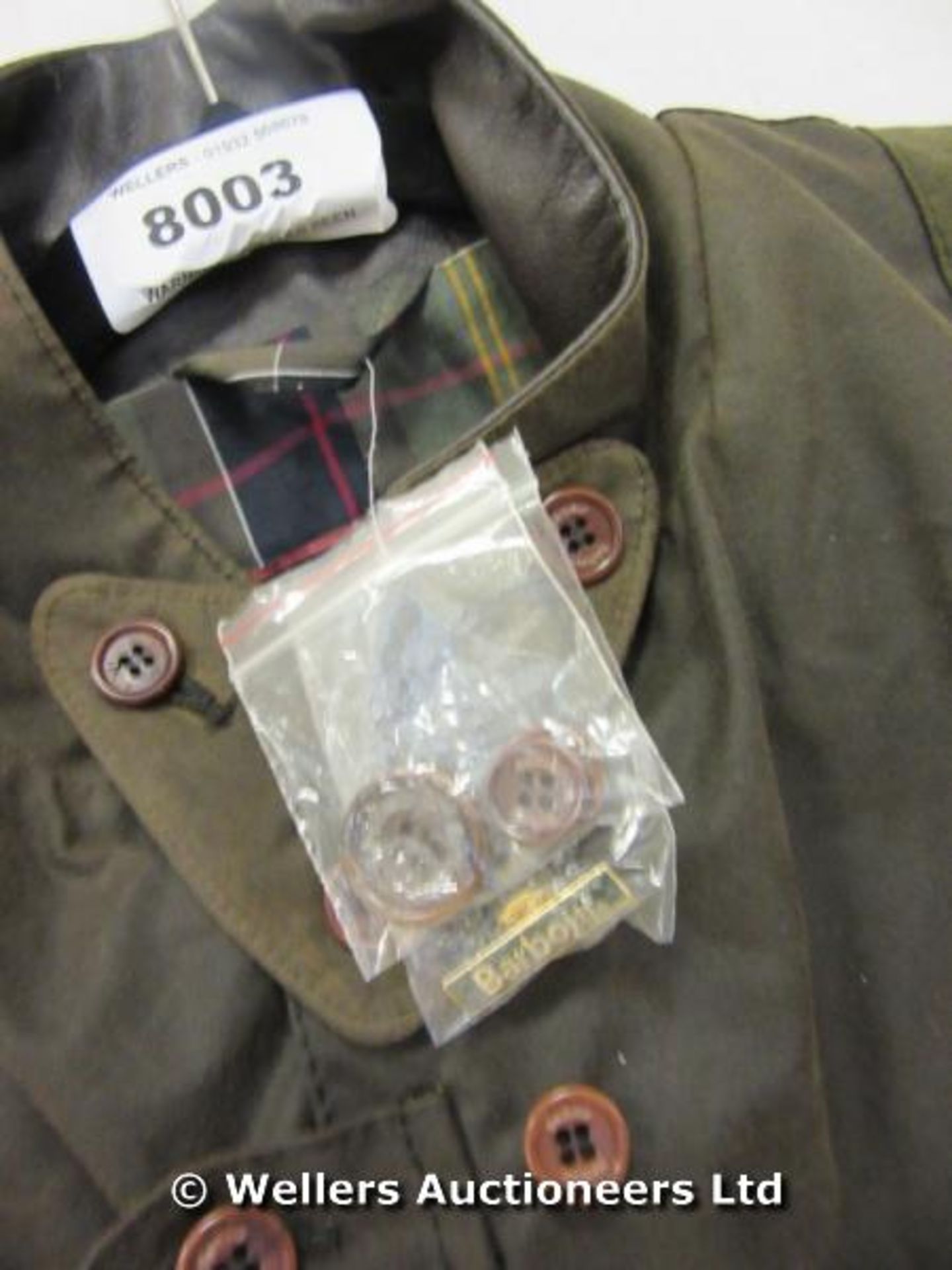 *MENS BARBOUR JACKET WITH SPARE BUTTONS / GRADE: RETAIL RETURN / UNBOXED (DC2)[BL190415-8003} - Image 2 of 2