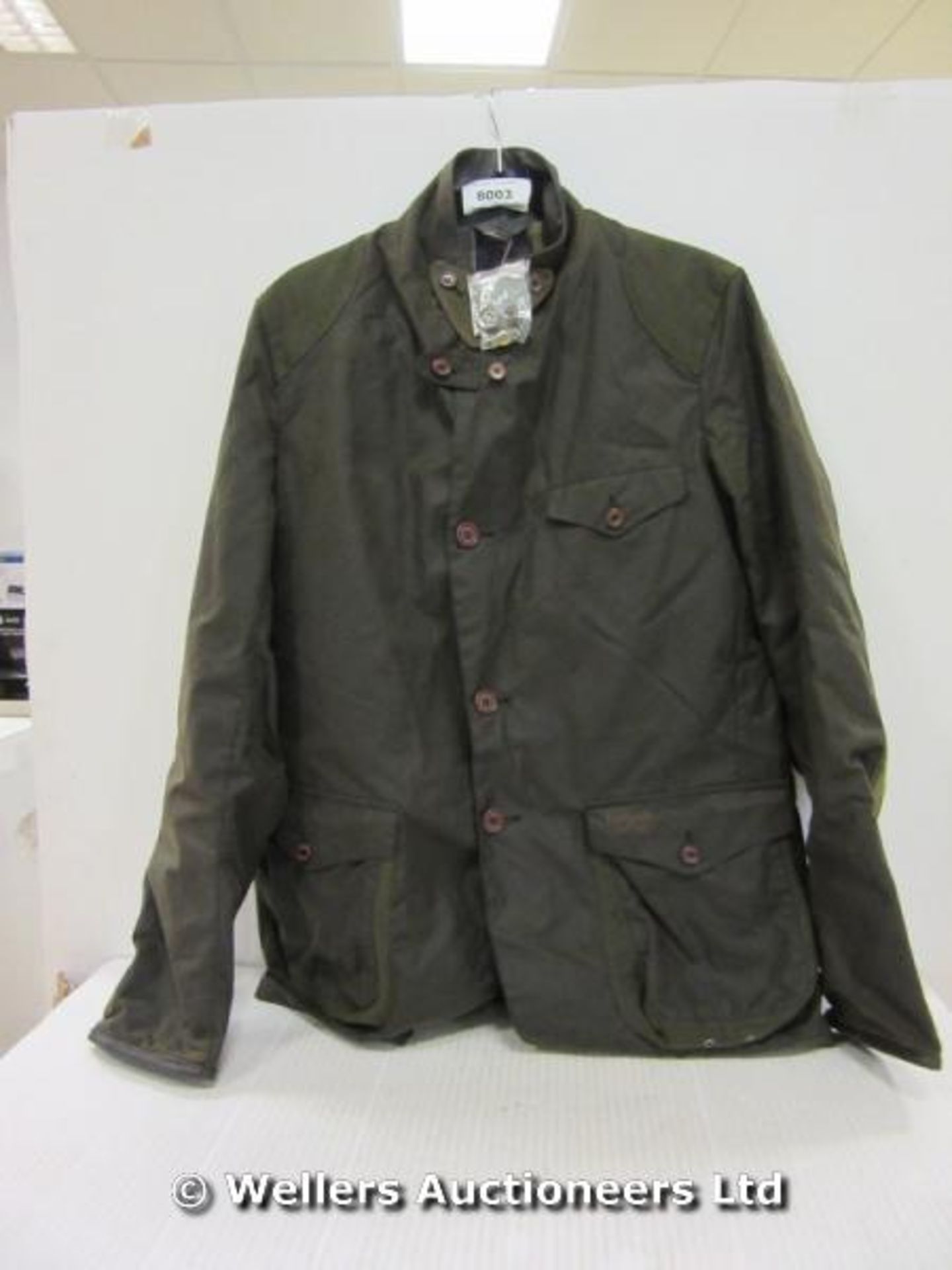 *MENS BARBOUR JACKET WITH SPARE BUTTONS / GRADE: RETAIL RETURN / UNBOXED (DC2)[BL190415-8003}