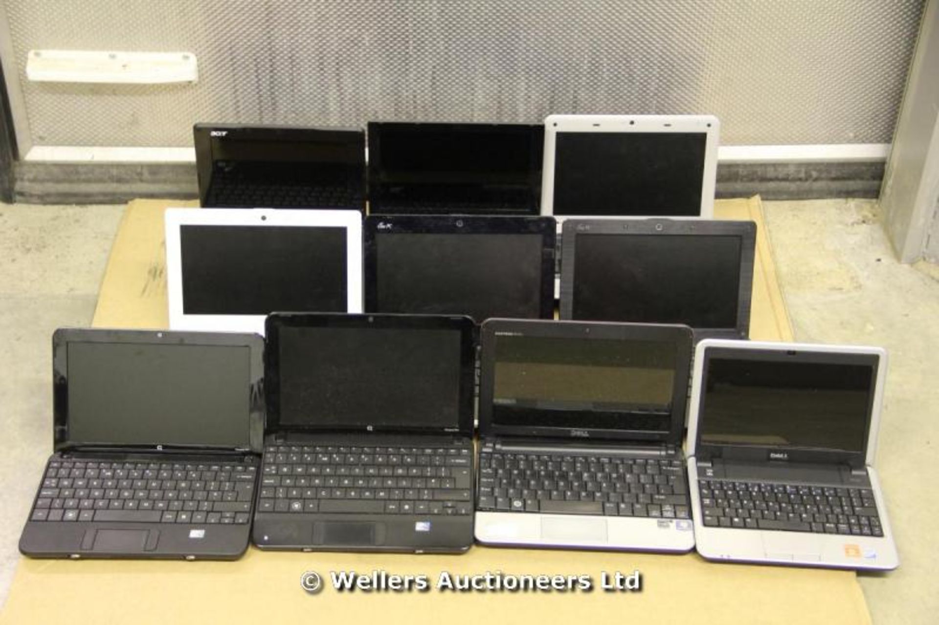 *10 X UNTESTED NETBOOK COMPUTERS INCLUDING 1 X ACER ASPIRE ONE ZG5 (NO BATTERY) /1 X ACER ASPIRE ONE