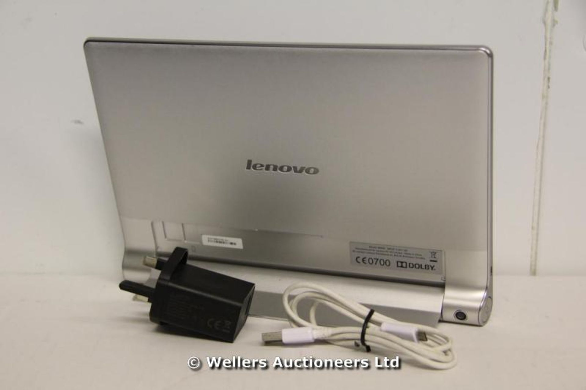 *LENOVO YOGA 16GB TABLET 10 / ANDROID / INCLUDING CHARGER AND USB CABLE / WITH POWER / SUPPLIED IN - Image 2 of 3