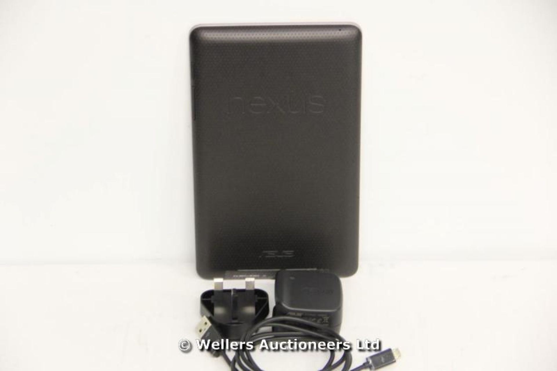 *ASUS NEXUS 7 TABLET 32GB / INCLUDING CHARGER AND USB CABLE / WITH POWER / SUPPLIED IN ORIGINAL - Image 3 of 4