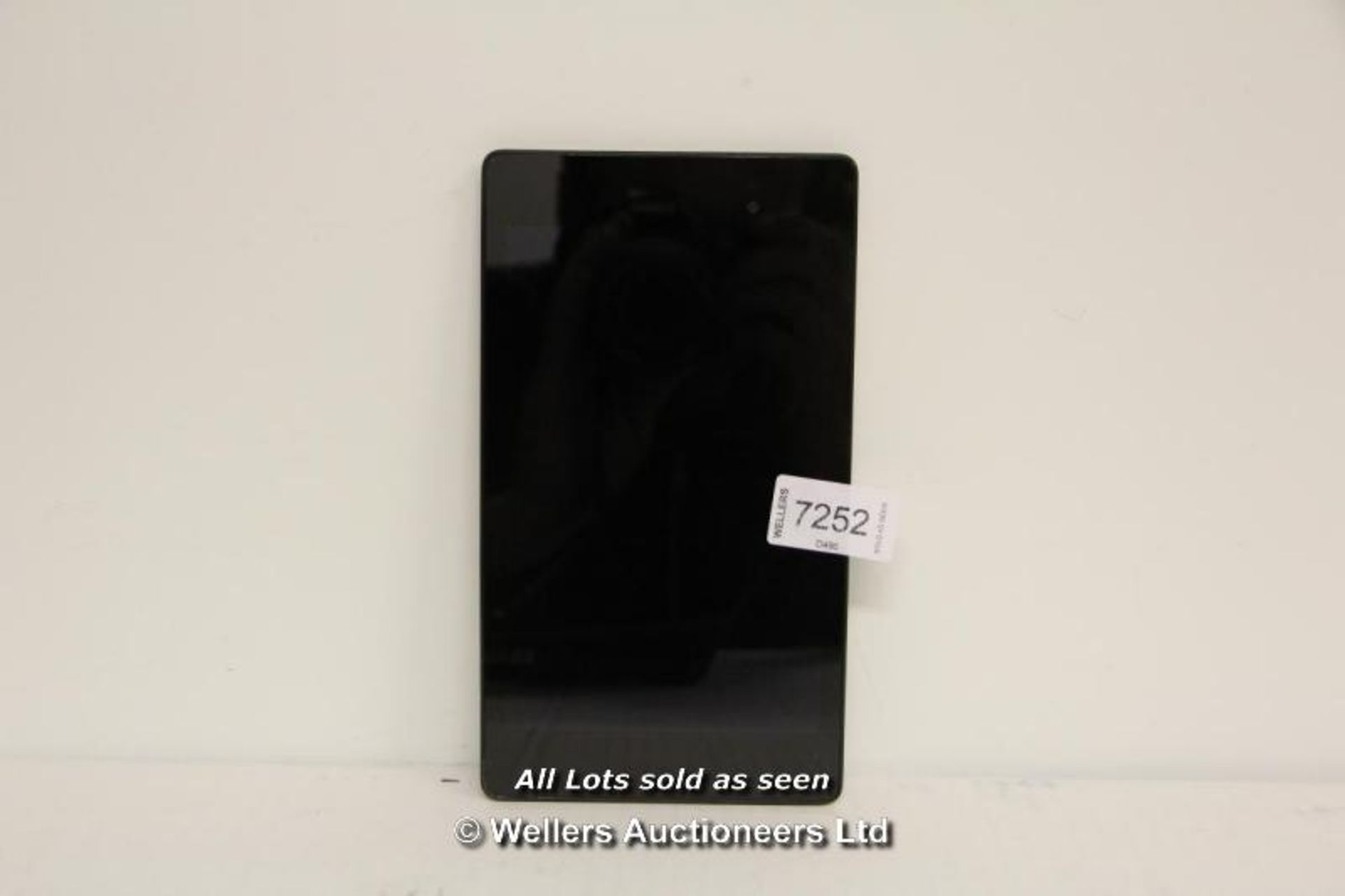 *ASUS NEXUS TABLET / WITHOUT OPERATING SYSTEM O/S / WITH BATTERY / WITHOUT CHARGER / MISSING PARTS /