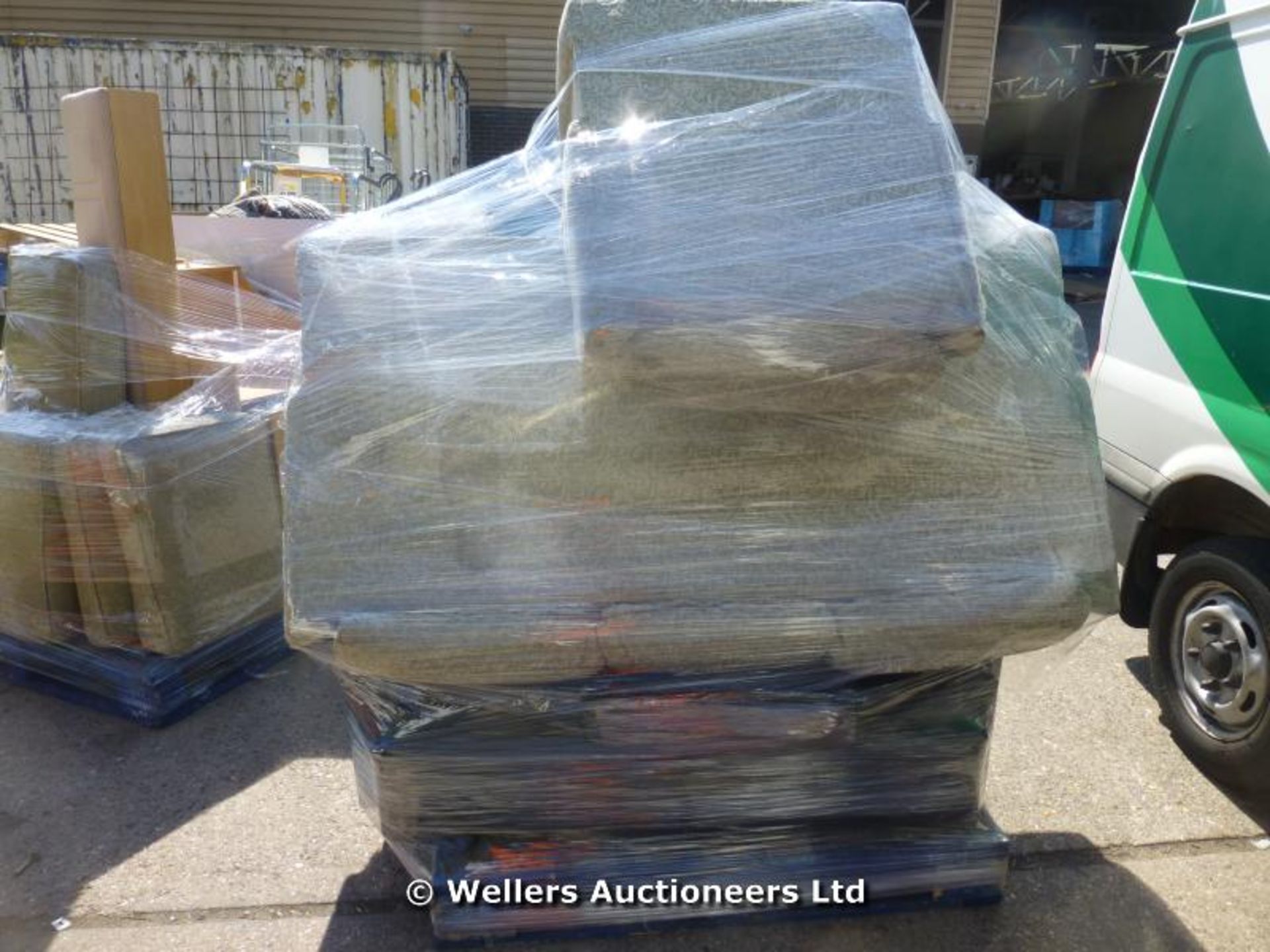 *CONTENTS OF A SELF STORAGE CONTAINER TO BE SOLD OVER 4 X MIXED PALLETS INC, 2 X 2 SEATER LEATHER - Image 6 of 8