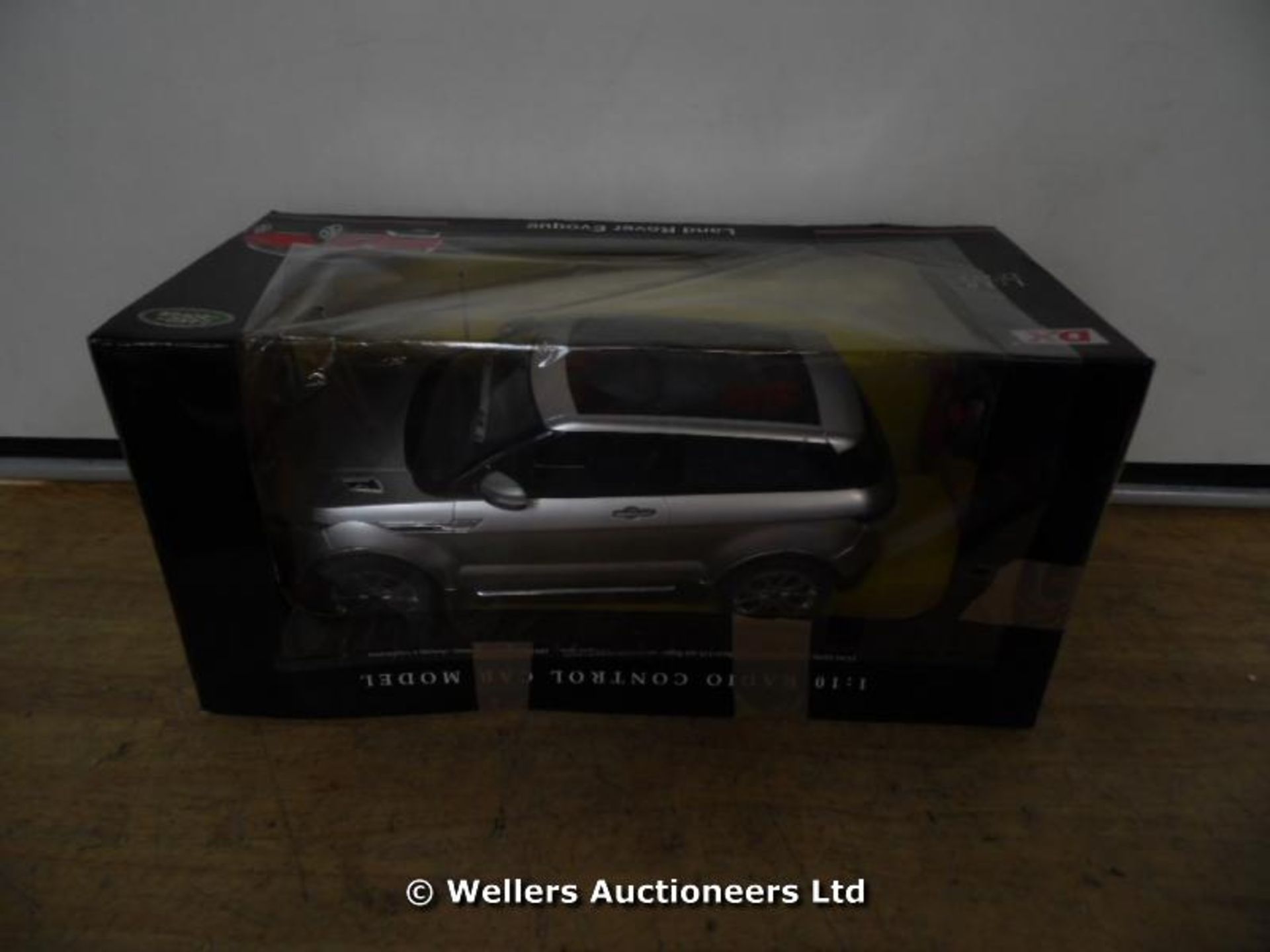 *NIKKO 1:10 SILVER RANGE ROVER EVOQUE_N86QN_6956359200636 / GRADE: RETAIL RETURN (DC3) {#H462 [