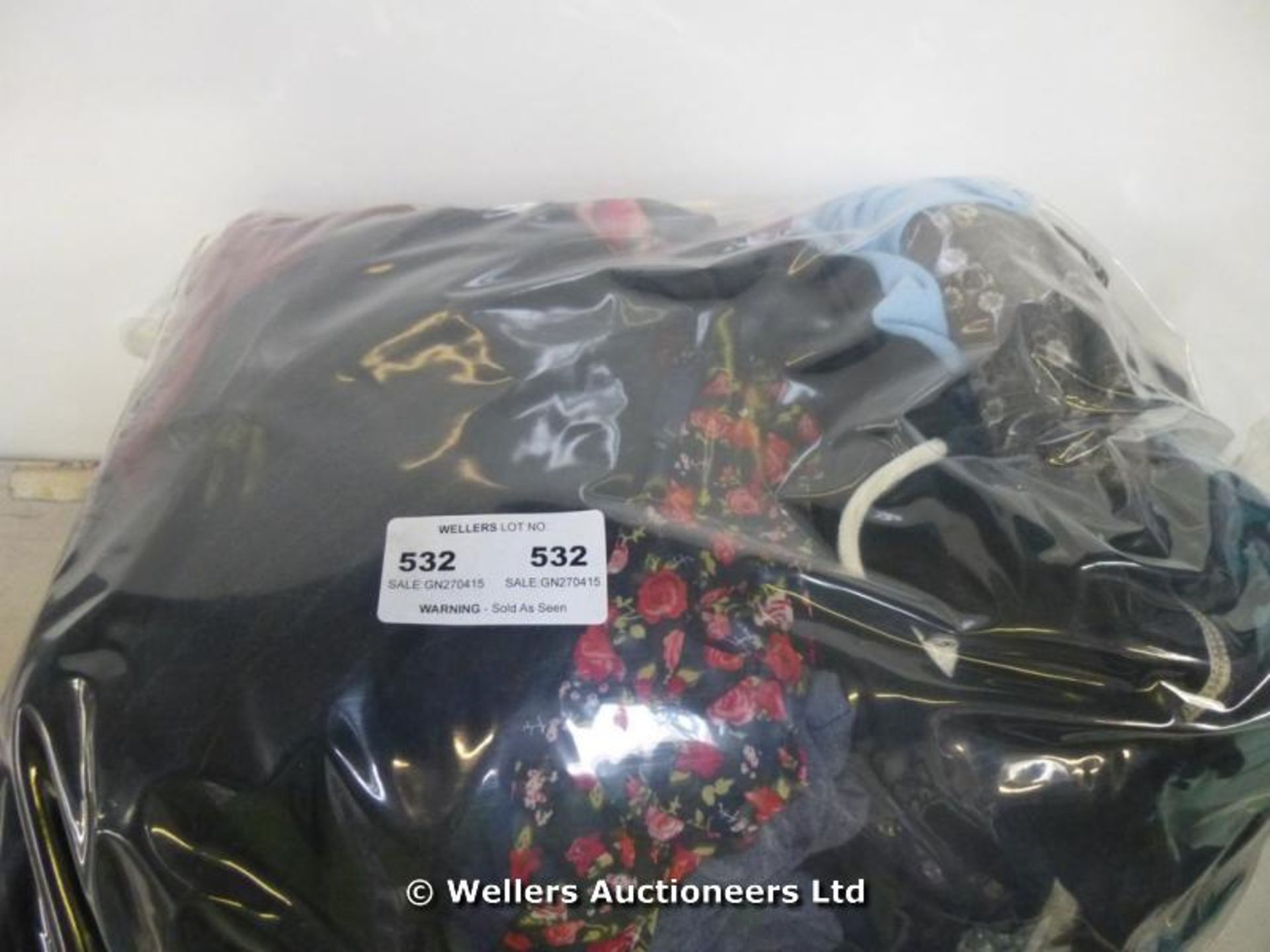 *USED MIXED ADULT CLOTHING / GRADE: UNCLAIMEDPROPERTY / BAG OF (DC3)[GN270415-532}