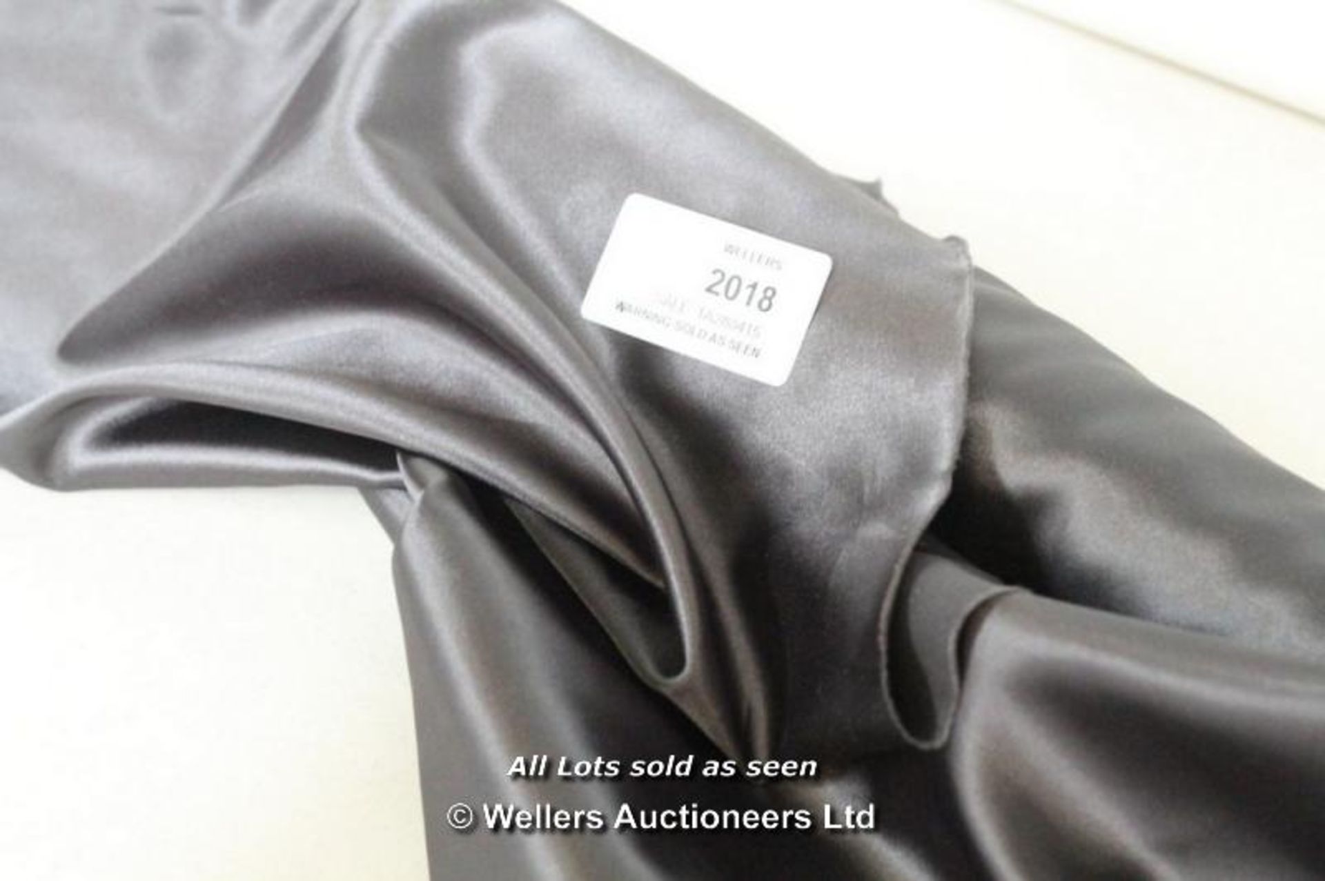 *APPROX 7 METRES STRETCH SATIN METAL 140CM WIDE 97% POLYESTER 3% SPANDEX [WE-B][26.011] / GRADE: NEW