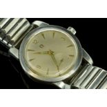 Gentlemen's vintage Omega wristwatch, silvered dial with baton and Arabic numerals and a