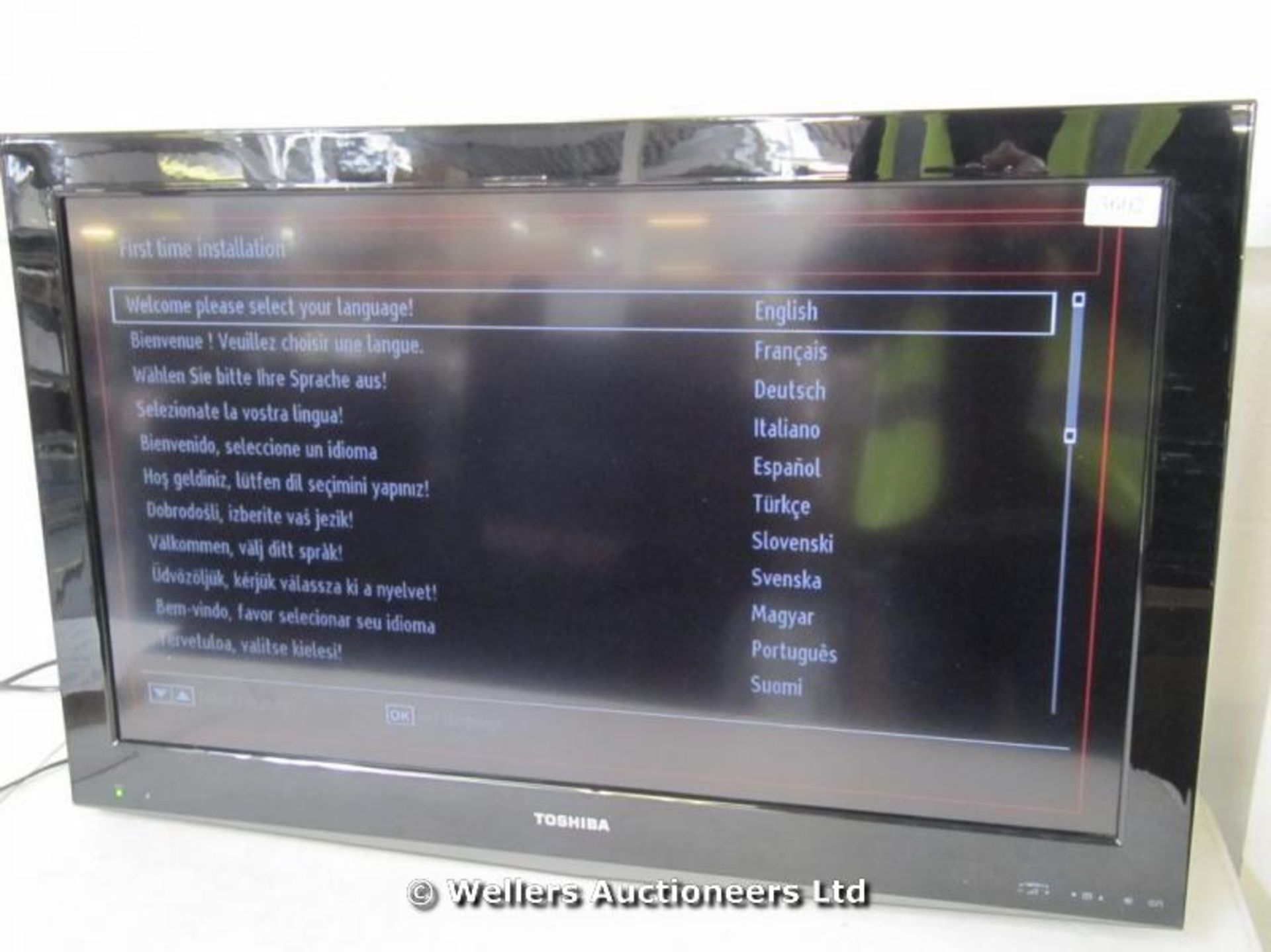 *"TOSHIBA 32DV502 32" LCD TV WITH FREEVIEW & BUILT IN DVD PLAYER / WITH REMOTE / WITH POWER SUPPLY / - Image 2 of 4