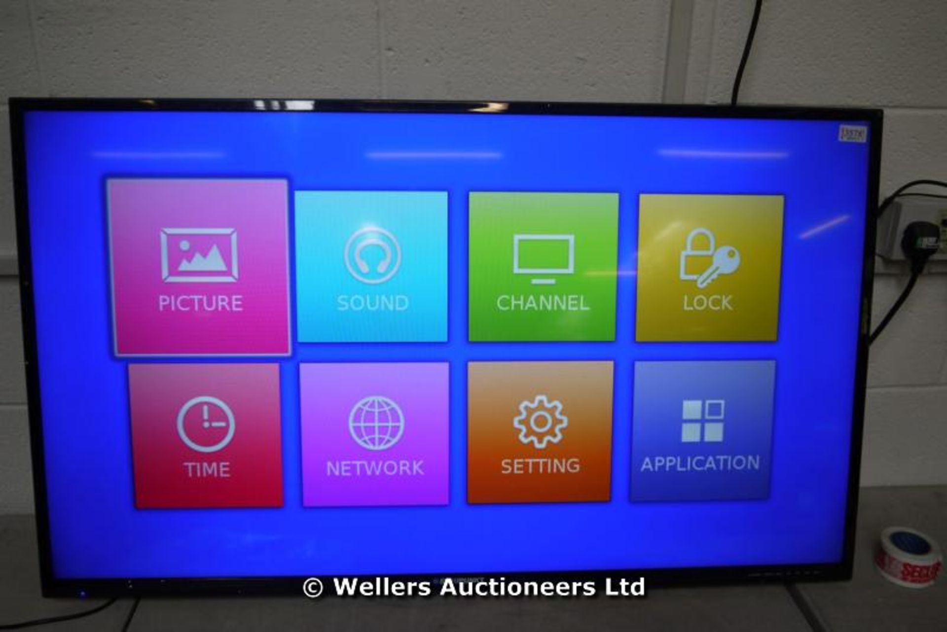 *"BLAUPUNKT 50-148Z 50" HD LED TV WITH FREEVIEW / WITH REMOTE / WITH STAND / WITH POWER SUPPLY / - Image 2 of 4