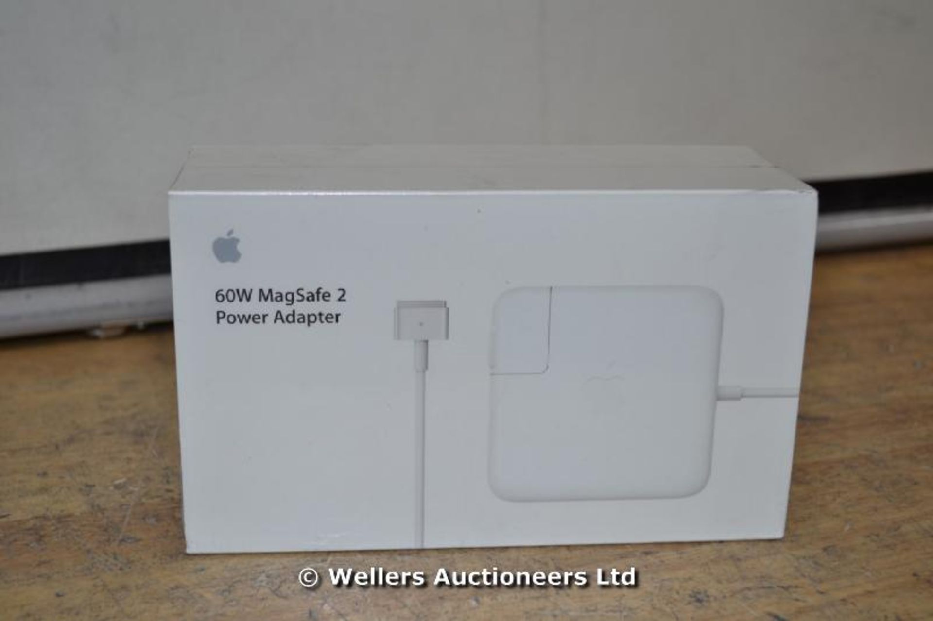 *APPLE 60W MAGSAFE 2 POWER ADAPTER A1435 / GRADE: NEW AND SEALED / BOXED (DC2) {#1166[MK040515-