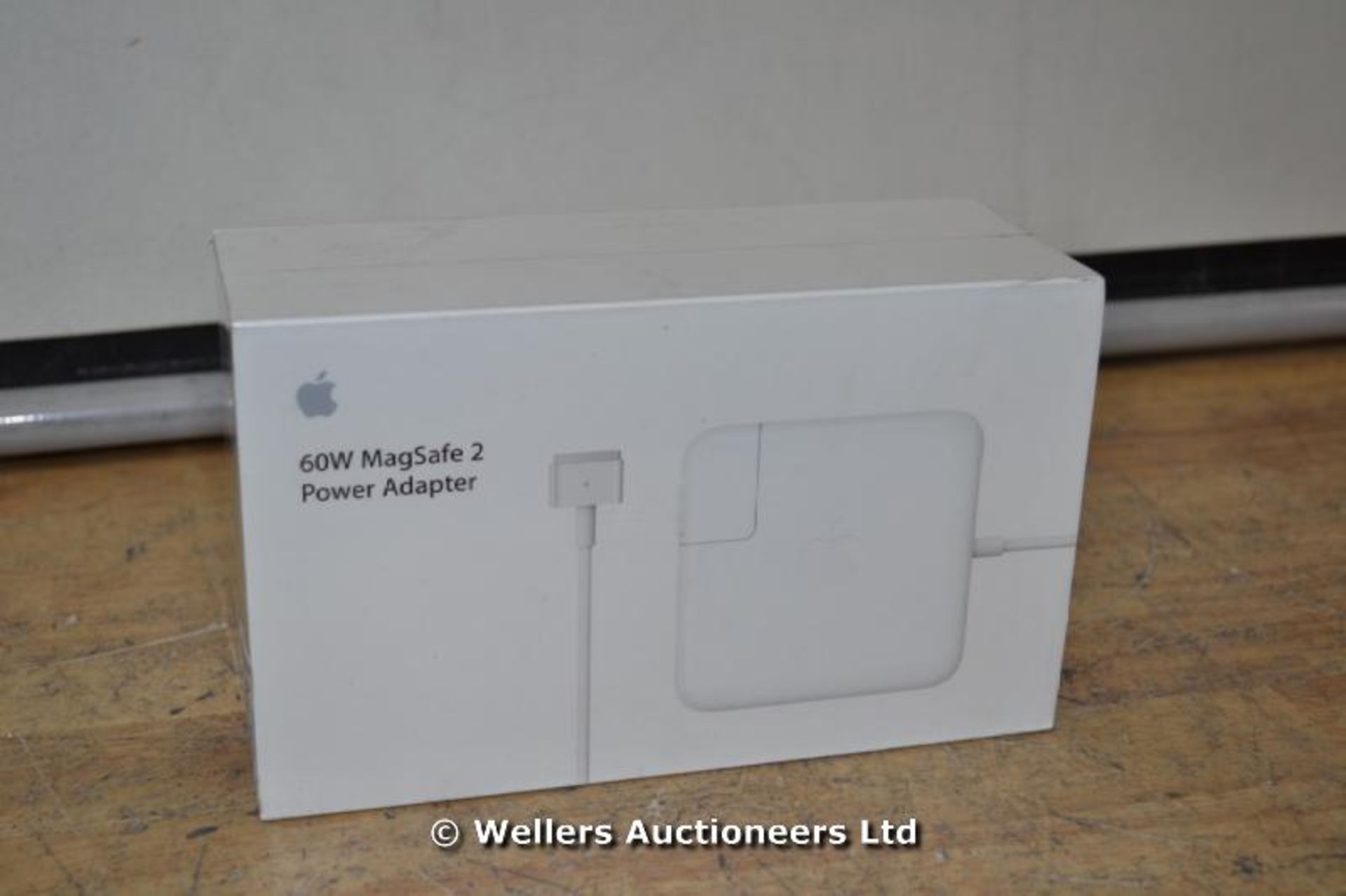 *APPLE 60W MAGSAFE 2 POWER ADAPTER A1435 / GRADE: NEW AND SEALED / BOXED (DC2) {#1166[MK040515-