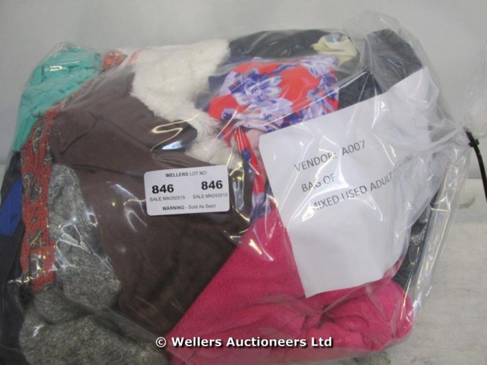 *MIXED USED ADULT CLOTHING / GRADE: UNCLAIMEDPROPERTY / BAG OF (DC3)[MK050515-846}