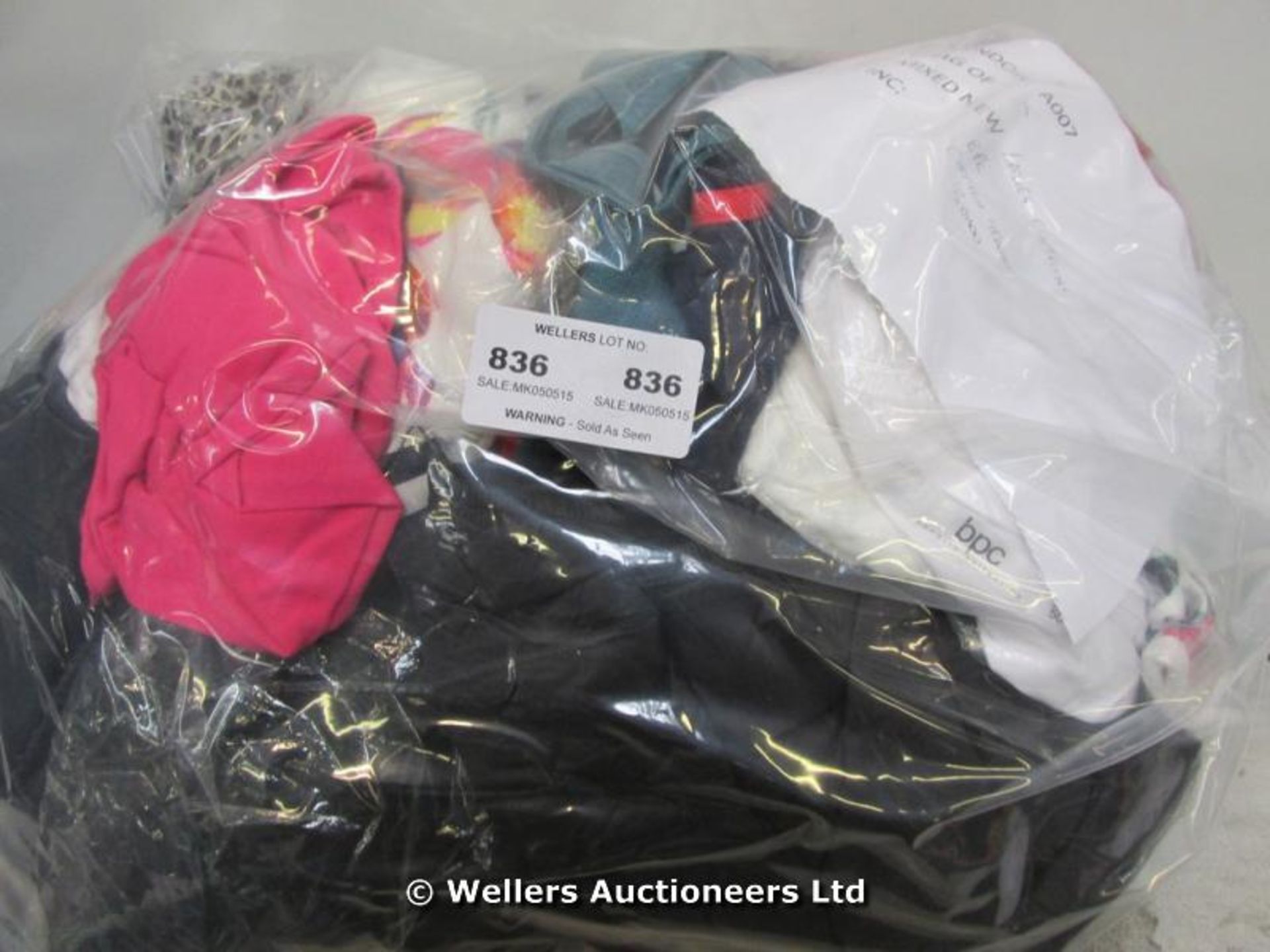 *25 X MIXED NEW LADIES CLOTHING INC BPC, COTTON TRADERS, BOOHOO / GRADE: UNCLAIMEDPROPERTY / BAG