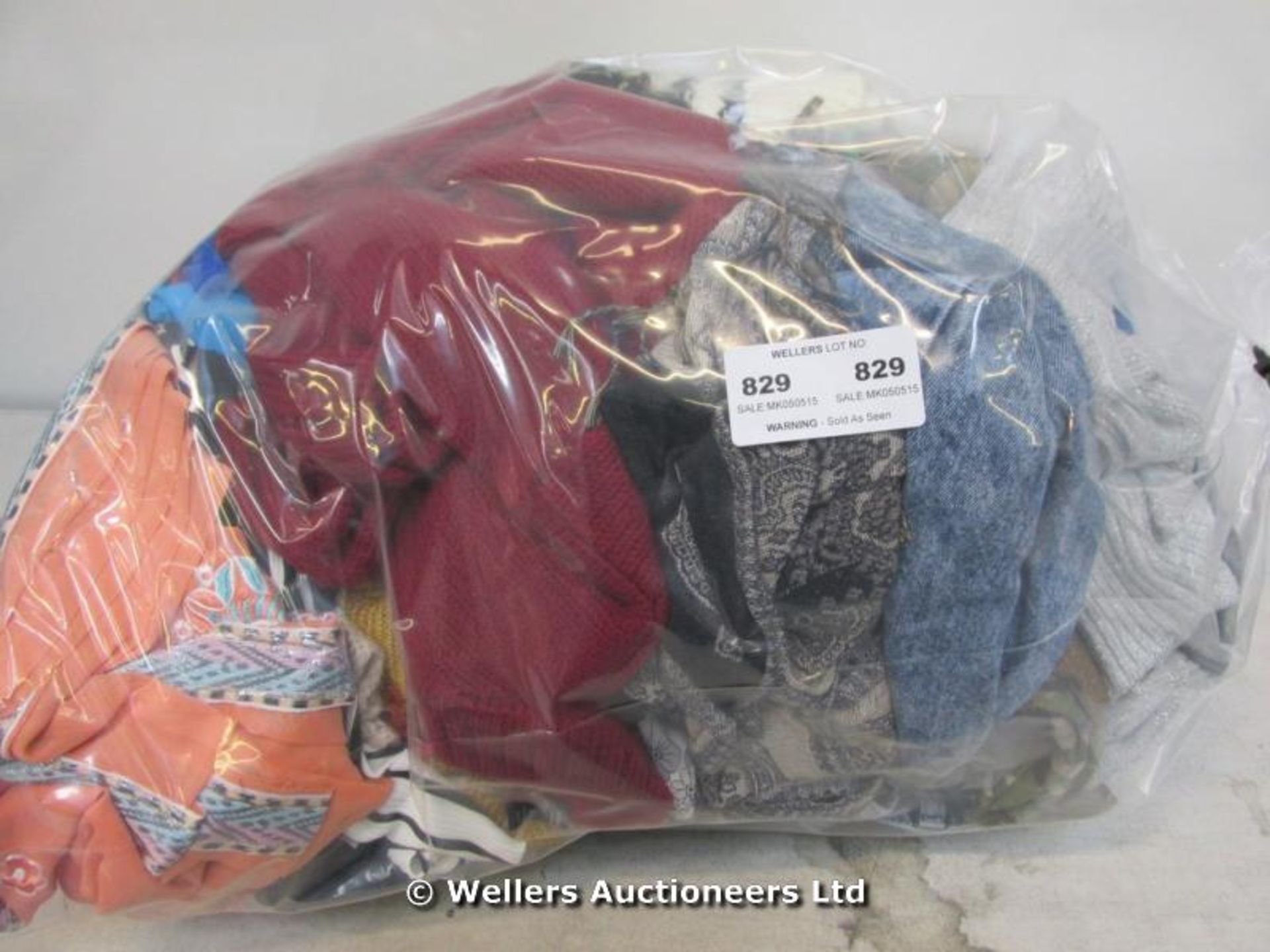 *MIXED USED ADULT CLOTHING / GRADE: UNCLAIMED PROPERTY / BAG OF (DC3)[MK050515-829}