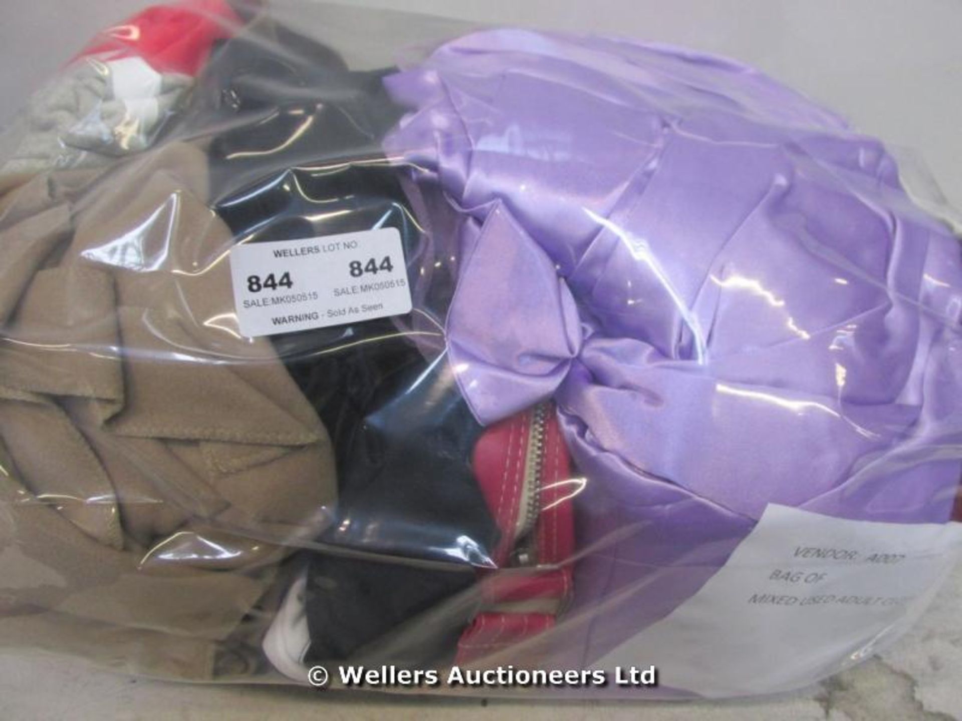 *MIXED USED ADULT CLOTHING / GRADE: UNCLAIMEDPROPERTY / BAG OF (DC3)[MK050515-844}
