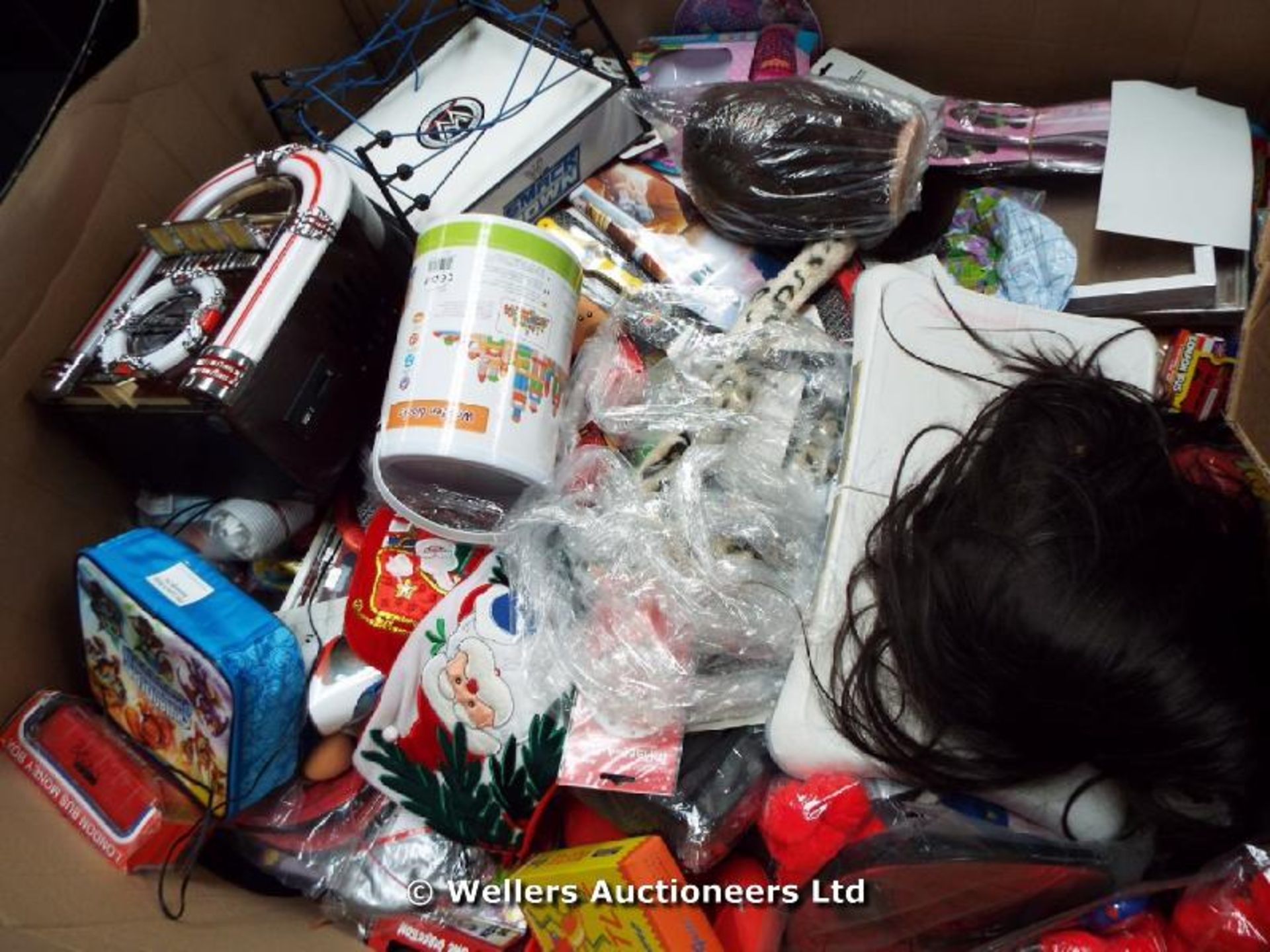 *PALLET OF MIXED LOOSE AND PACKAGED TOYS INC SKYLANDERS AND ANGRY BIRDS BAGS, GTA 5 STICKERS,