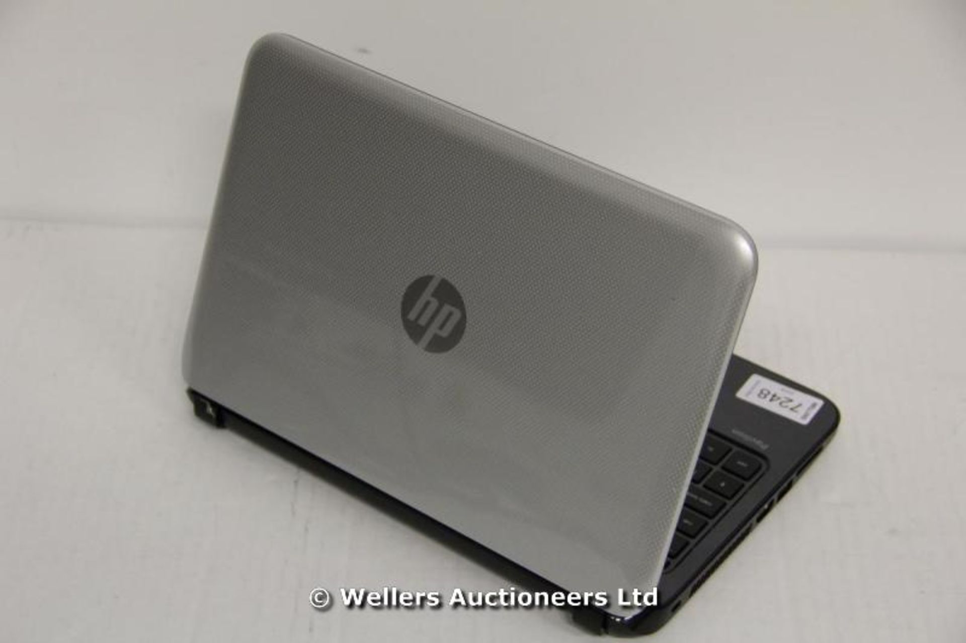 *"HP PAVILION TOUCHSMRT 10-E011SA 10.1" LAPTOP / AMD A4-1200 1.00GHZ / RAM 2GB / 500GB HDD / WITHOUT - Image 2 of 2