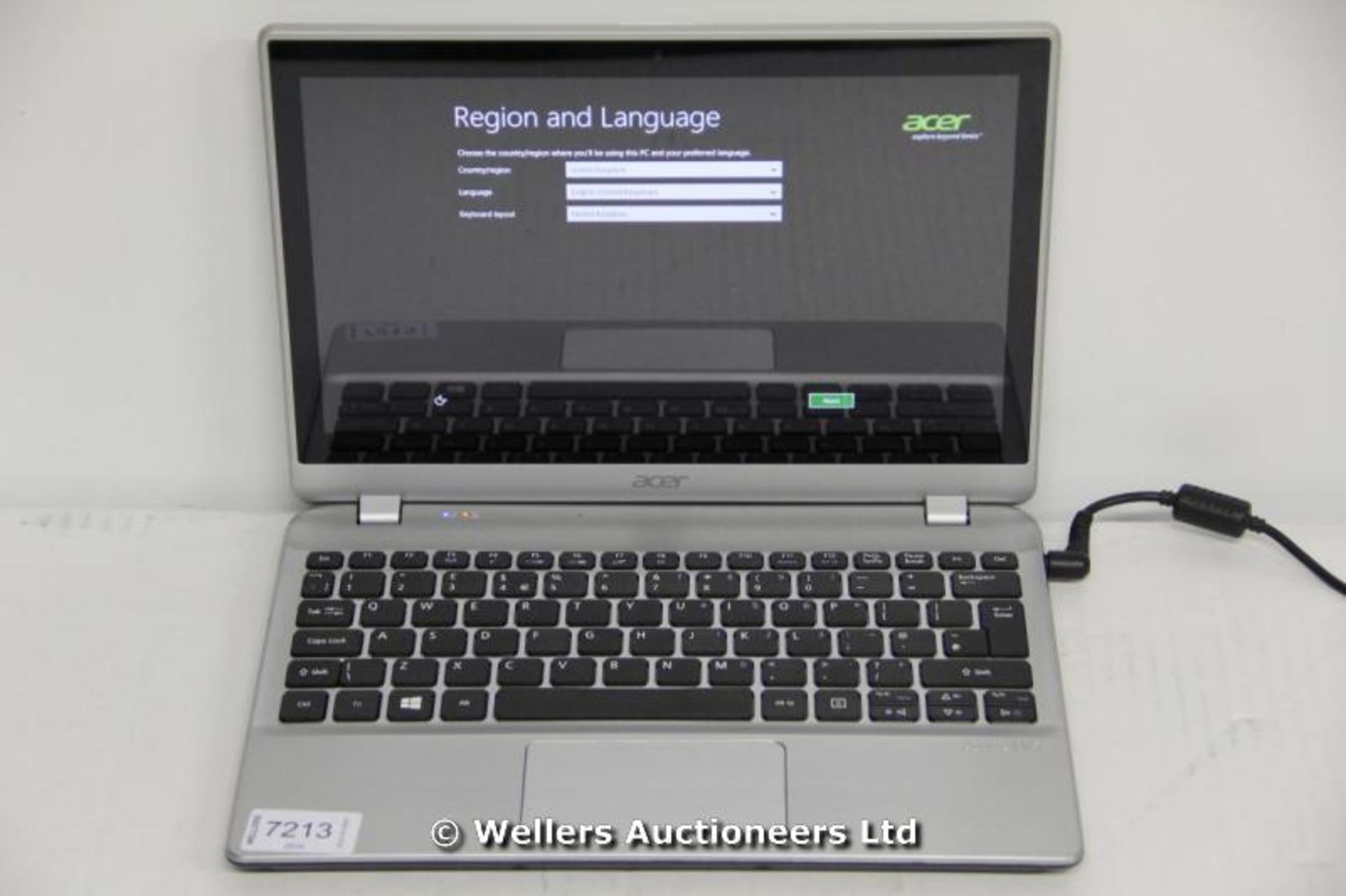 *"ACER ASPIRE V5-122P 11.6" TOUCH SCREEN LAPTOP / AMD A4-1250 1.00GHZ / RAM 4GB / 500GB HDD /