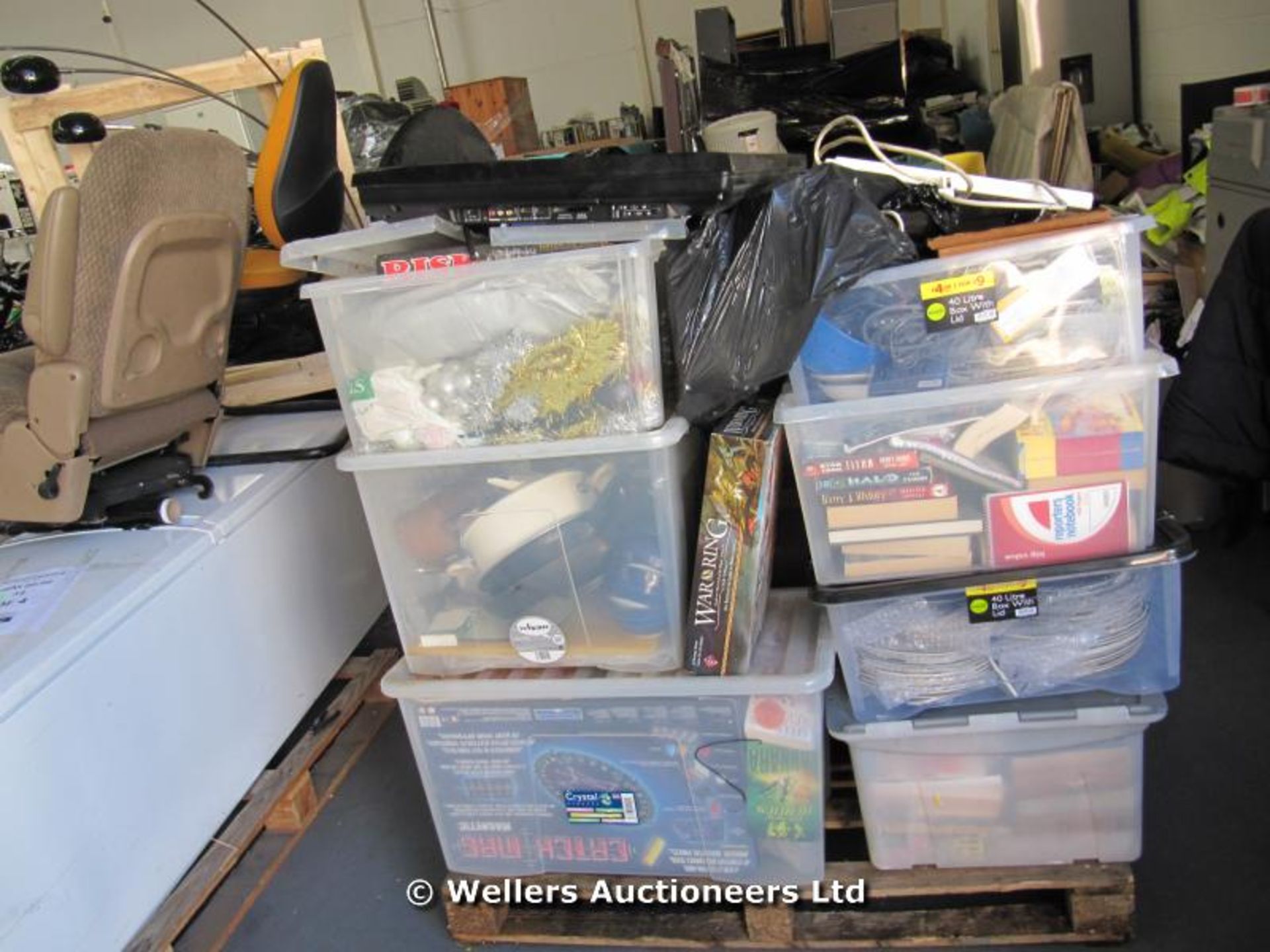 *CONTENTS OF A SELF STORAGE CONTAINER TO BE SOLD OVER 2 X MIXED PALLETS INC, FOLD DOWN SNOOKER - Image 4 of 4