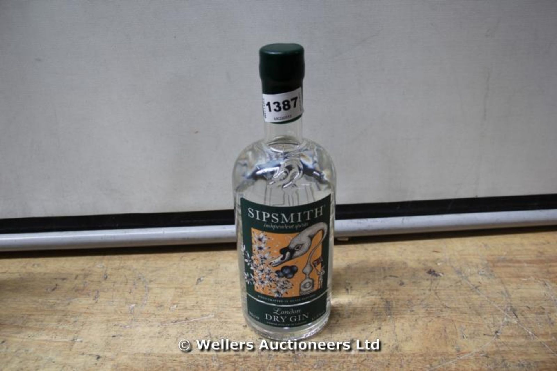 *SIPSMITH LONDON DRY GIN 70CL / GRADE: UNCLAIMED PROPERTY / UNBOXED (DC2)[MK220515-1387}