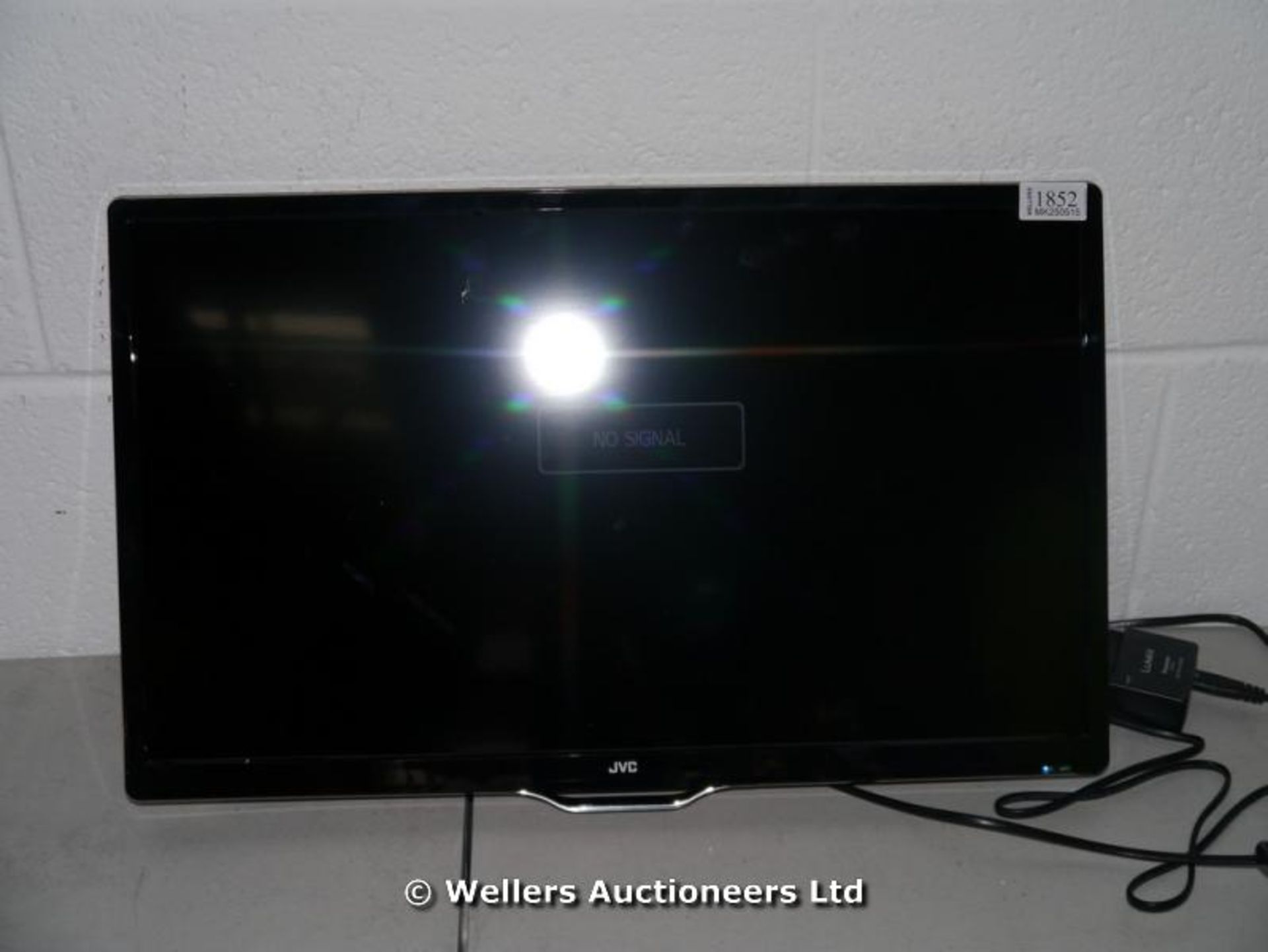 *"JVC LT-24C340 24" HD LED TV WITH BUILT IN DVD PLAYER AND FREEVIEW / POWER / PICTURE / REMOTE /