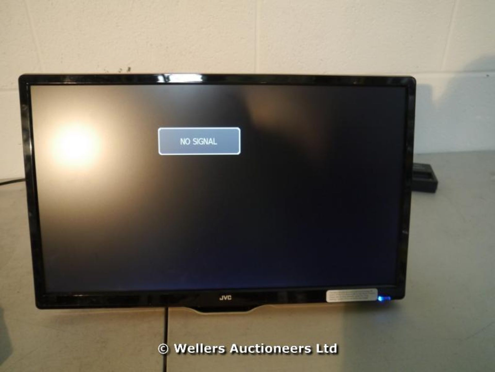 *"JVC LT-22C540 22" LED TV WITH BUILT IN DVD PLAYER AND FREEVIEW / POWER / PICTURE / REMOTE /