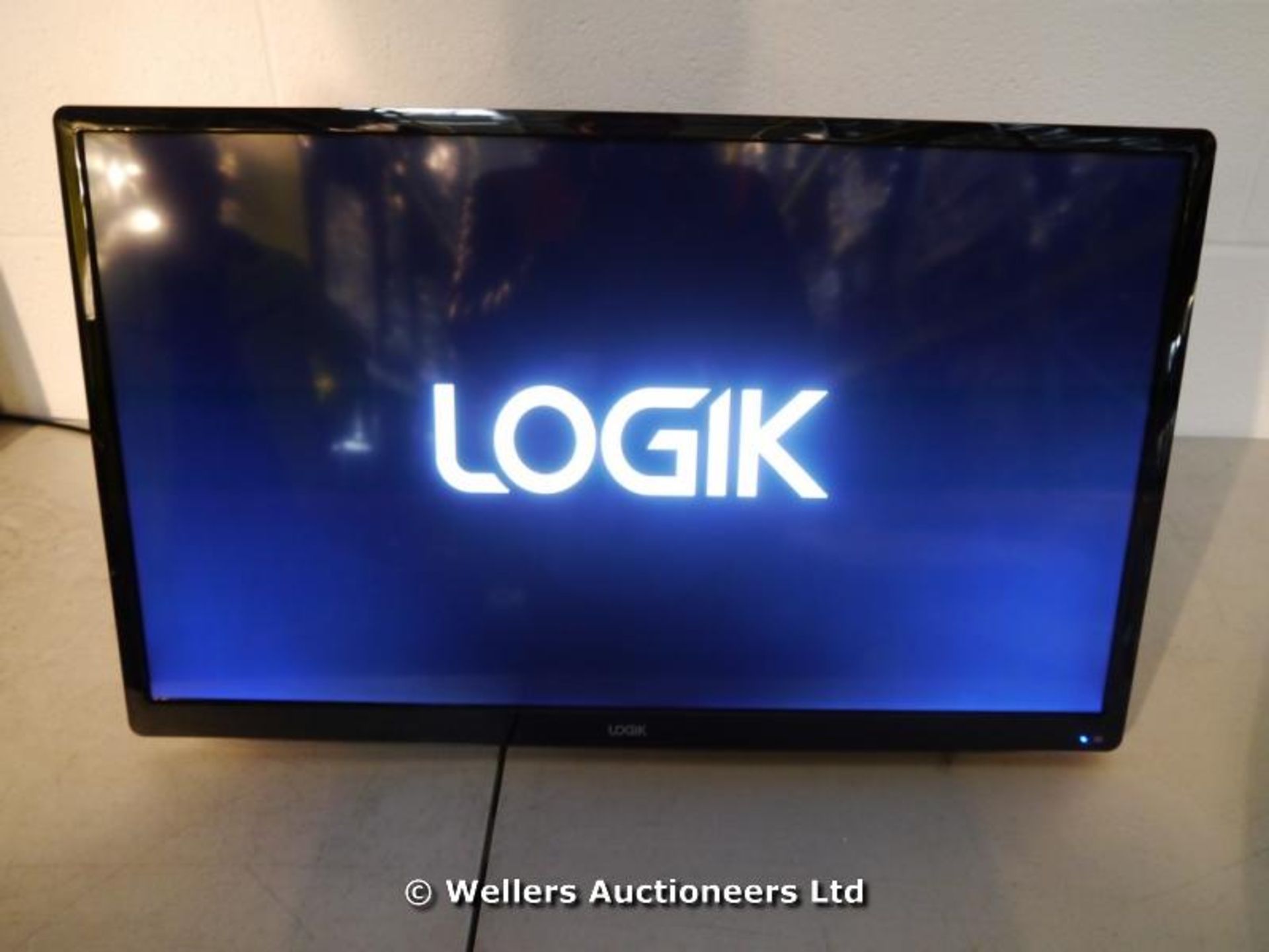 *"LOGIK L29HED14 29" HD LED TV WITH BUILT IN DVD PLAYER / POWER / PICTURE / REMOTE / STAND /