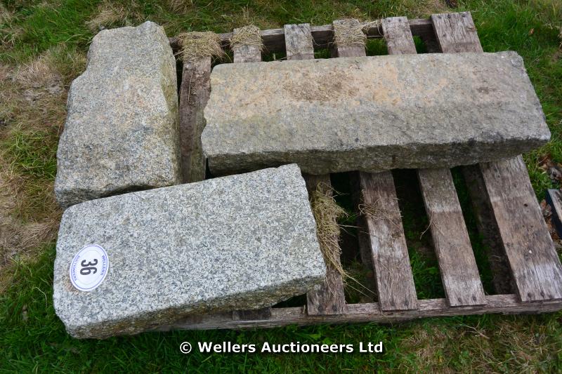 *A PALLET OF MIXED FEATURE STONE/STONE BLOCKS/STEPS