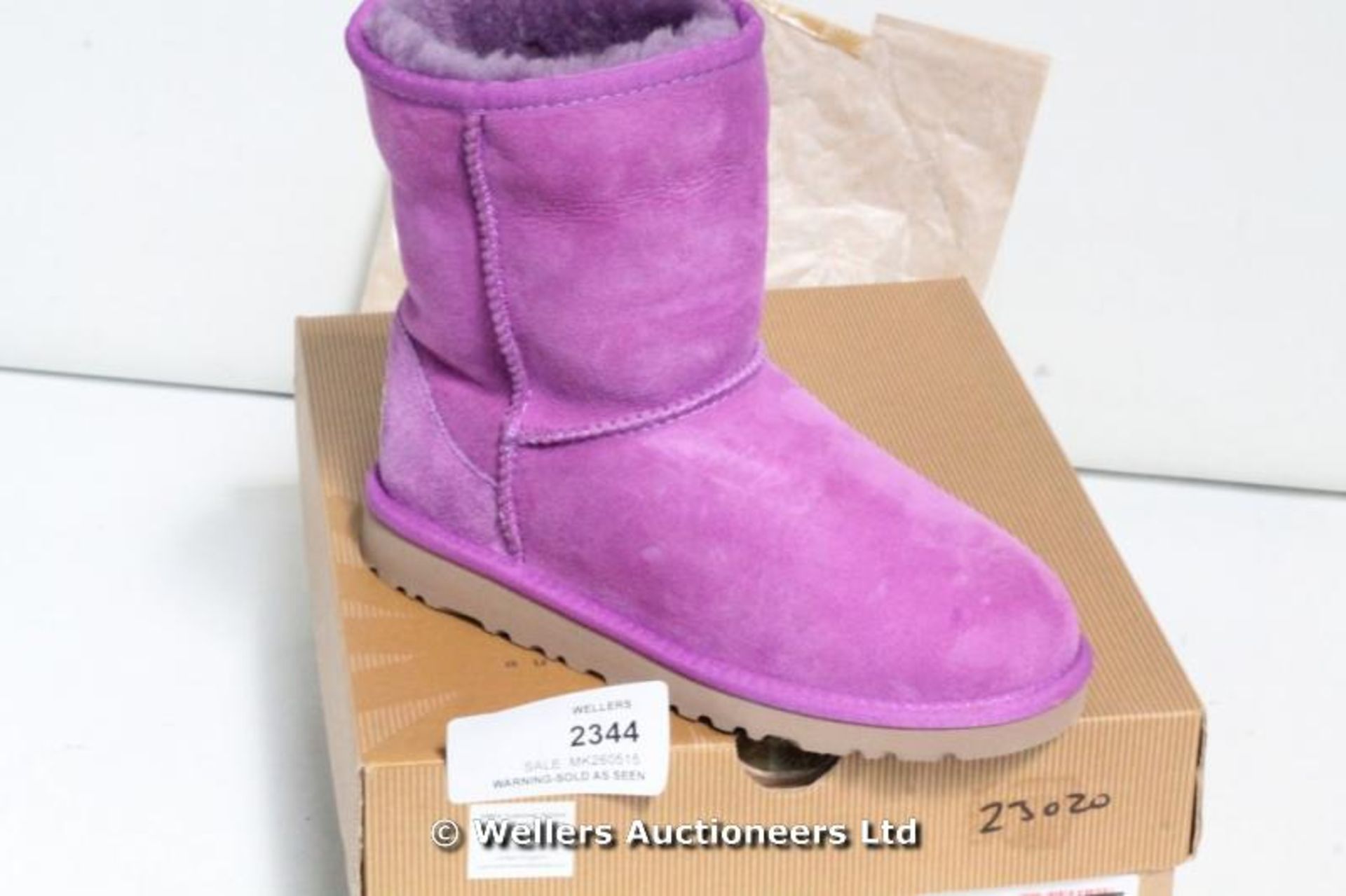 CHILDRENS UGG K CLASSIC VIOLET SUEDE BOOTS SIZE 1 / GRADE: NEW / BOXED (DC2) {#1162 [MK260515-2344}